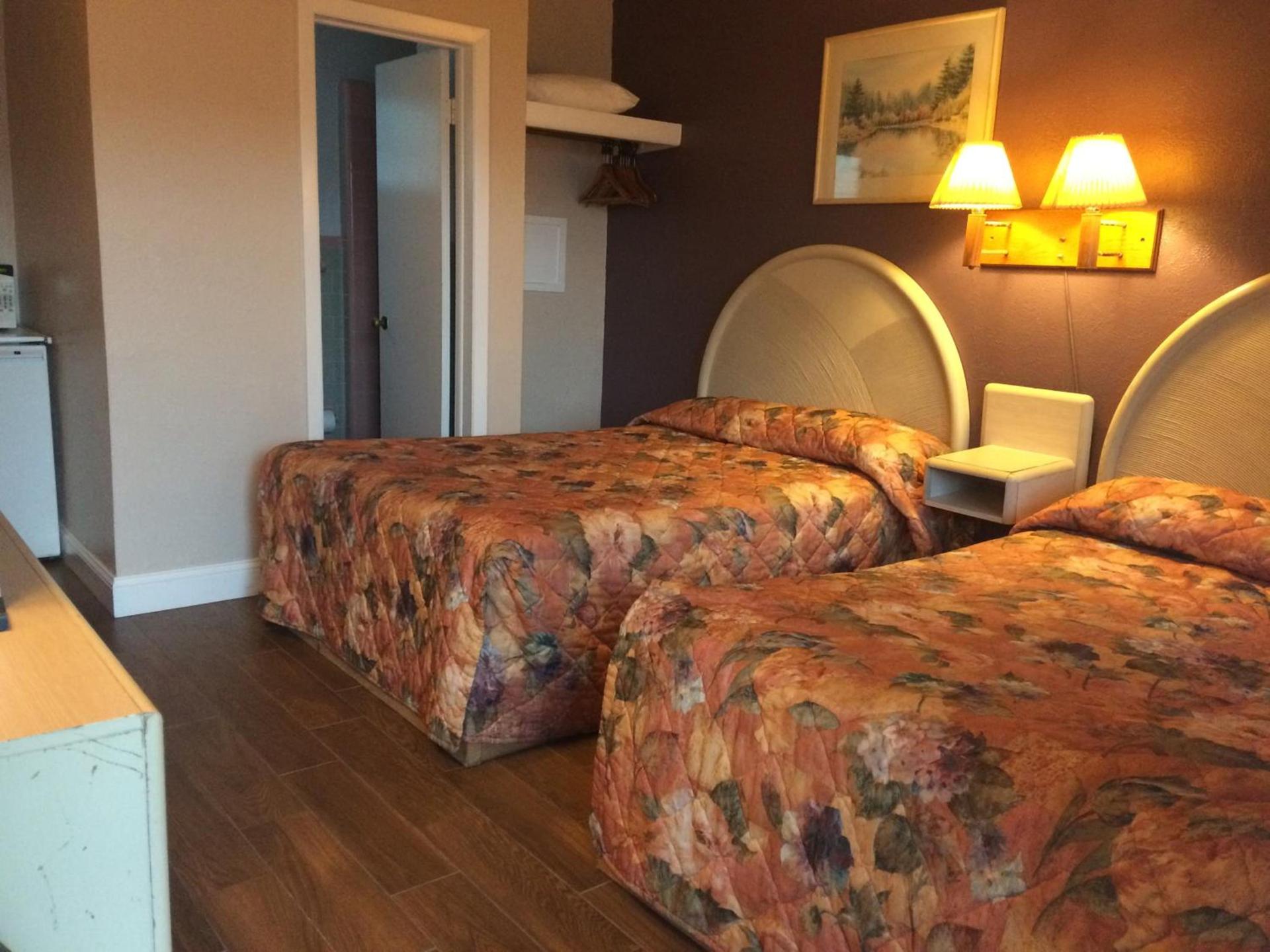 Royal Court Motel photo 26
