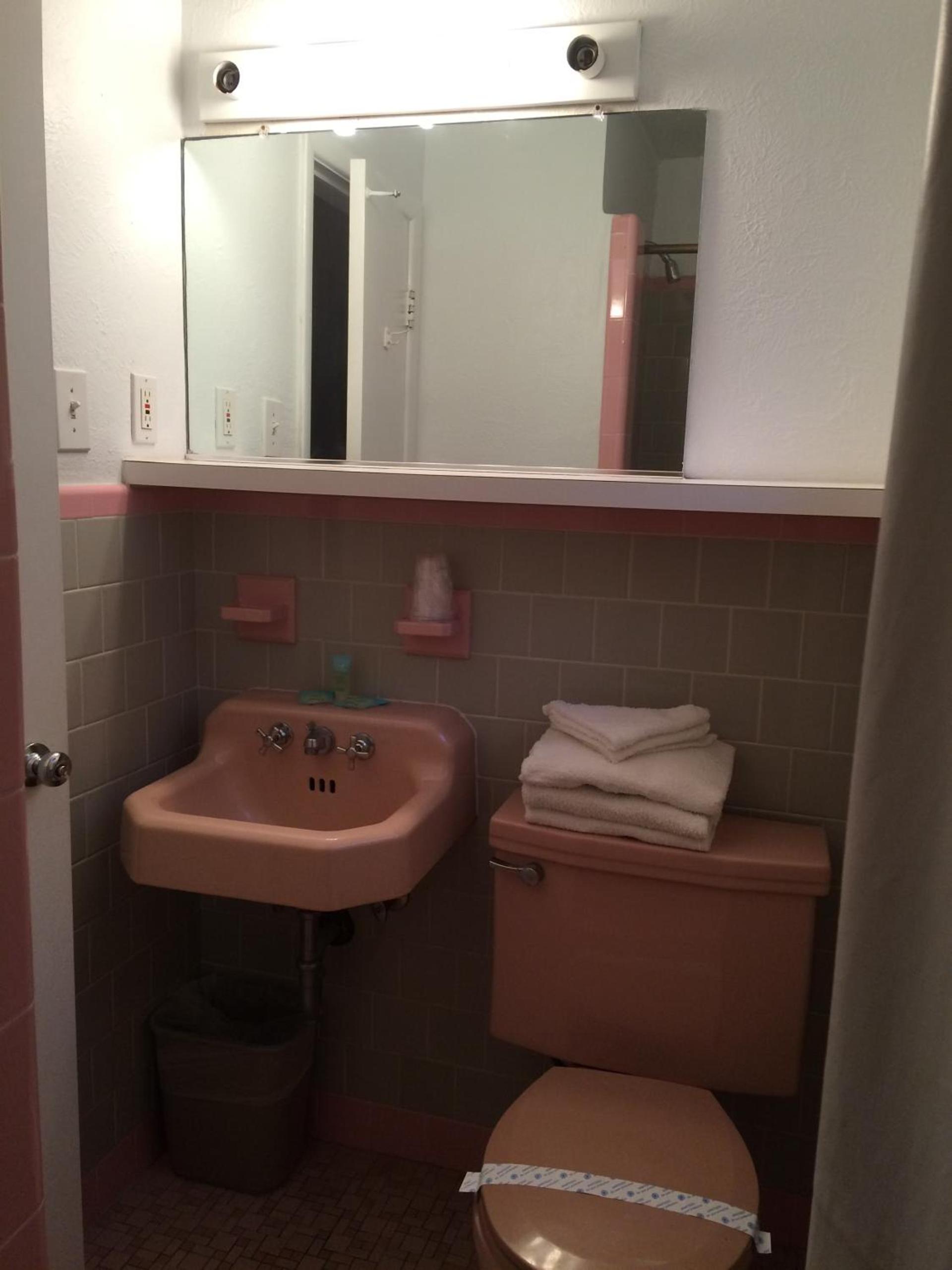 Royal Court Motel photo 77