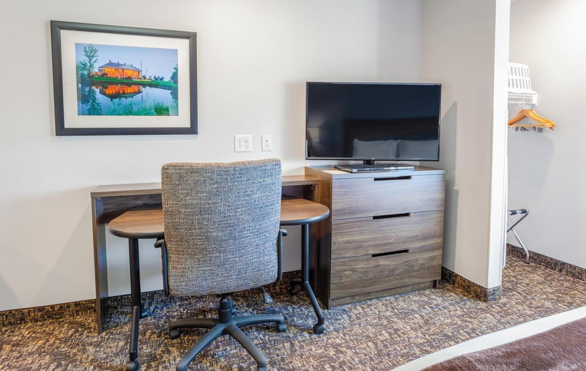 My Place Hotel-Phoenix East Mesa, AZ photo 8
