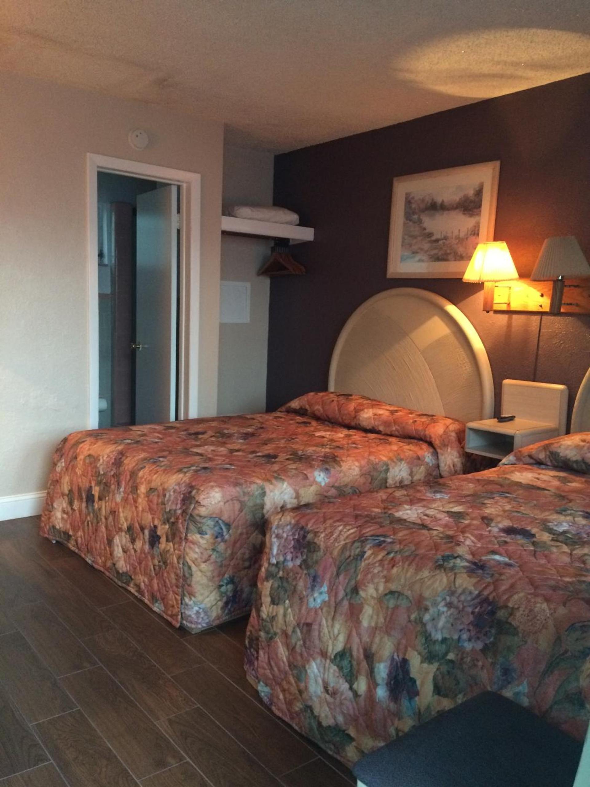 Royal Court Motel photo 54