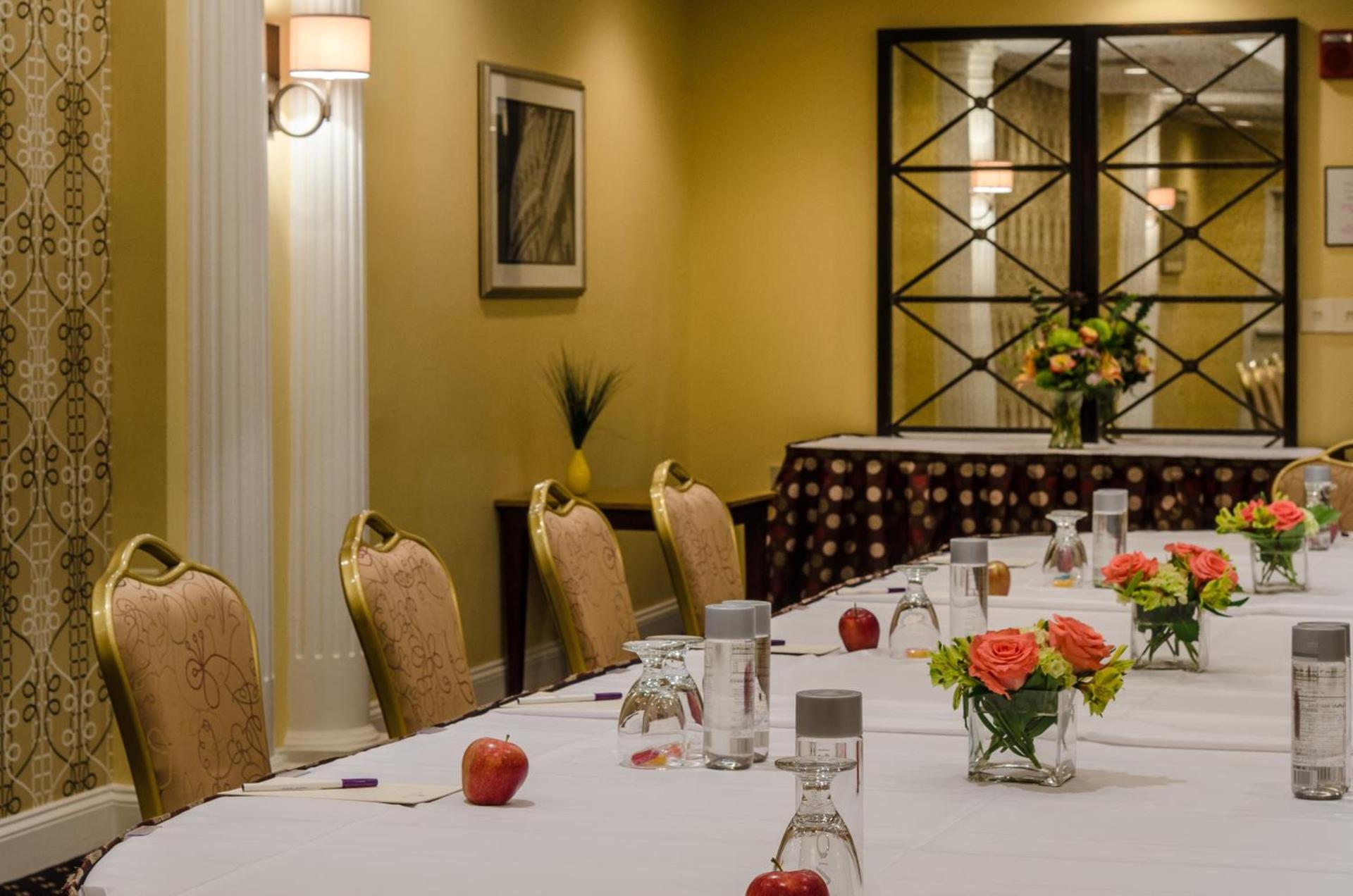 Beacon Hotel & Corporate Quarters photo 88