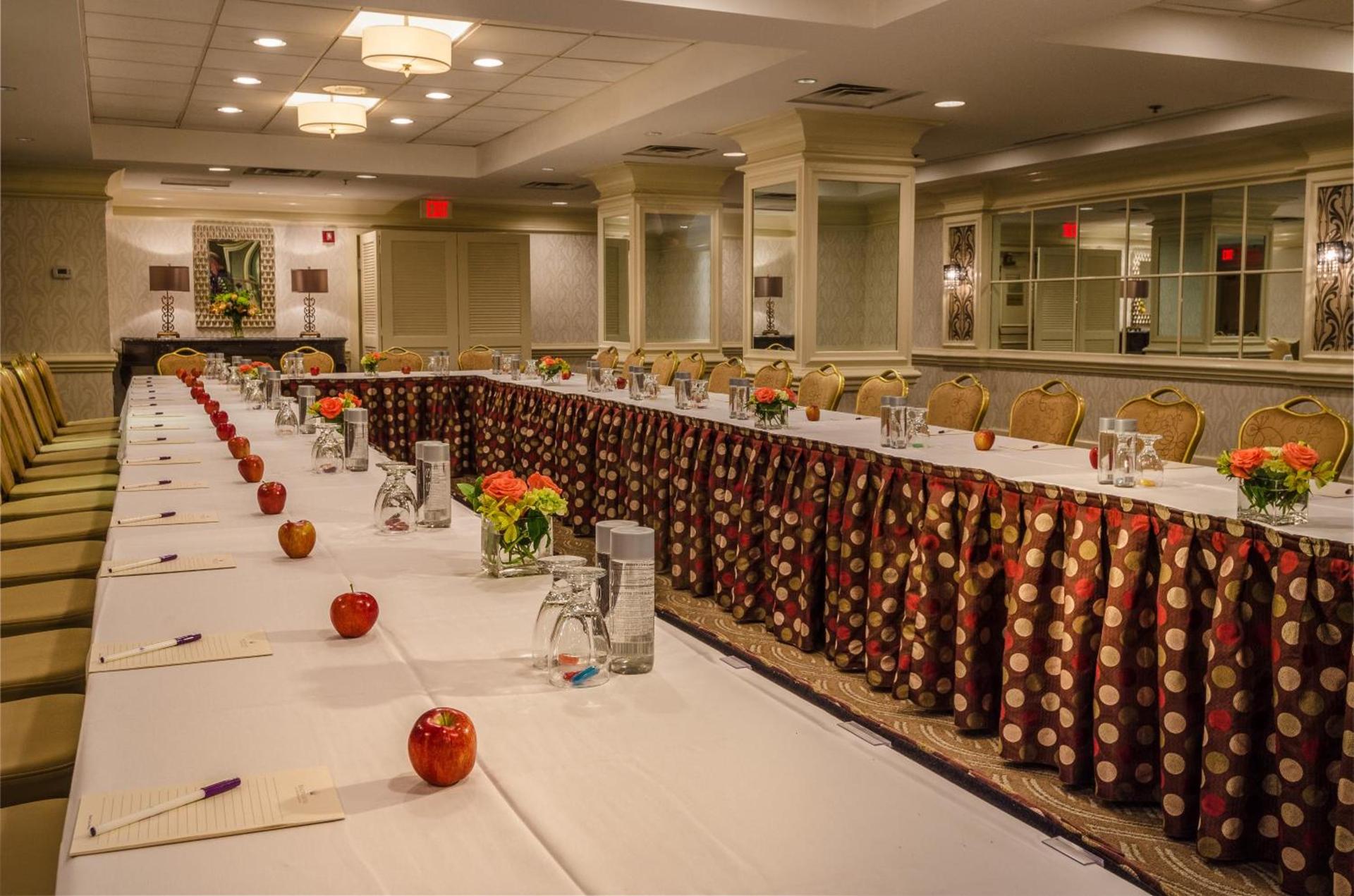 Beacon Hotel & Corporate Quarters photo 90
