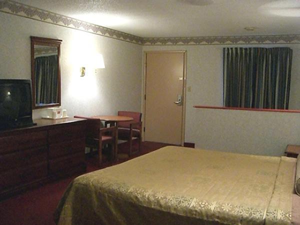 Red Carpet Inn Williamstown photo 6