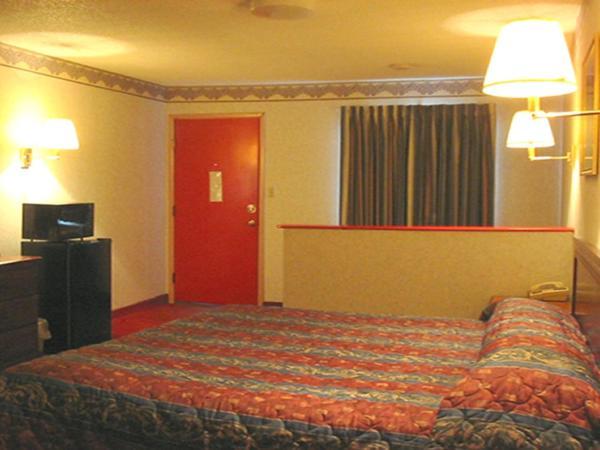Red Carpet Inn Williamstown photo 7