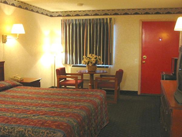 Red Carpet Inn Williamstown photo 8