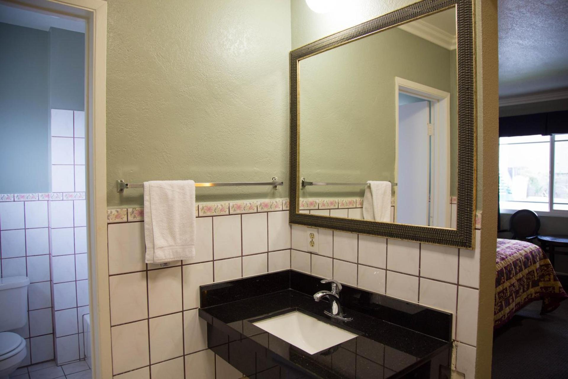 Sahara Motel photo 9