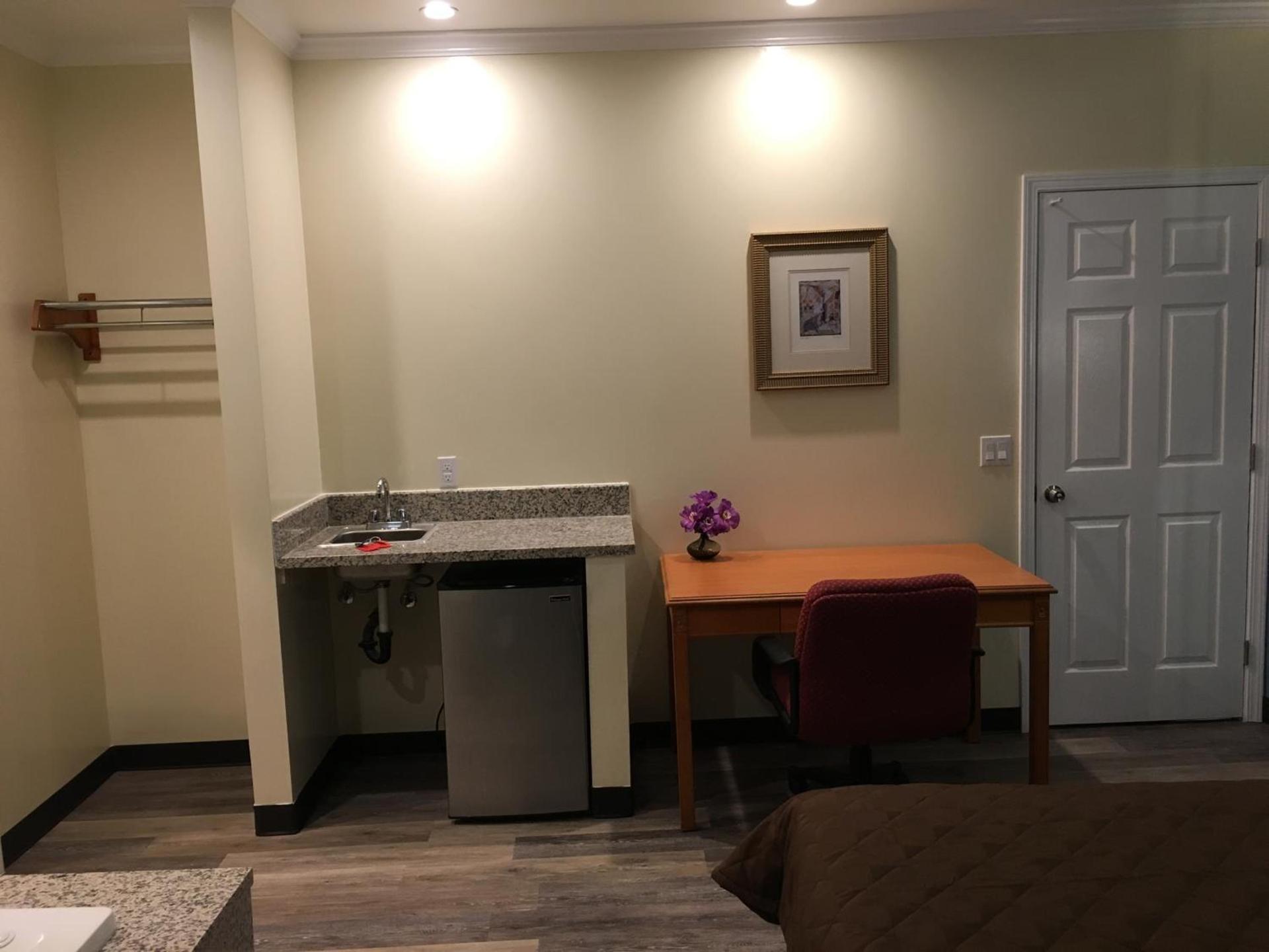 Lincoln Park Motel photo 30