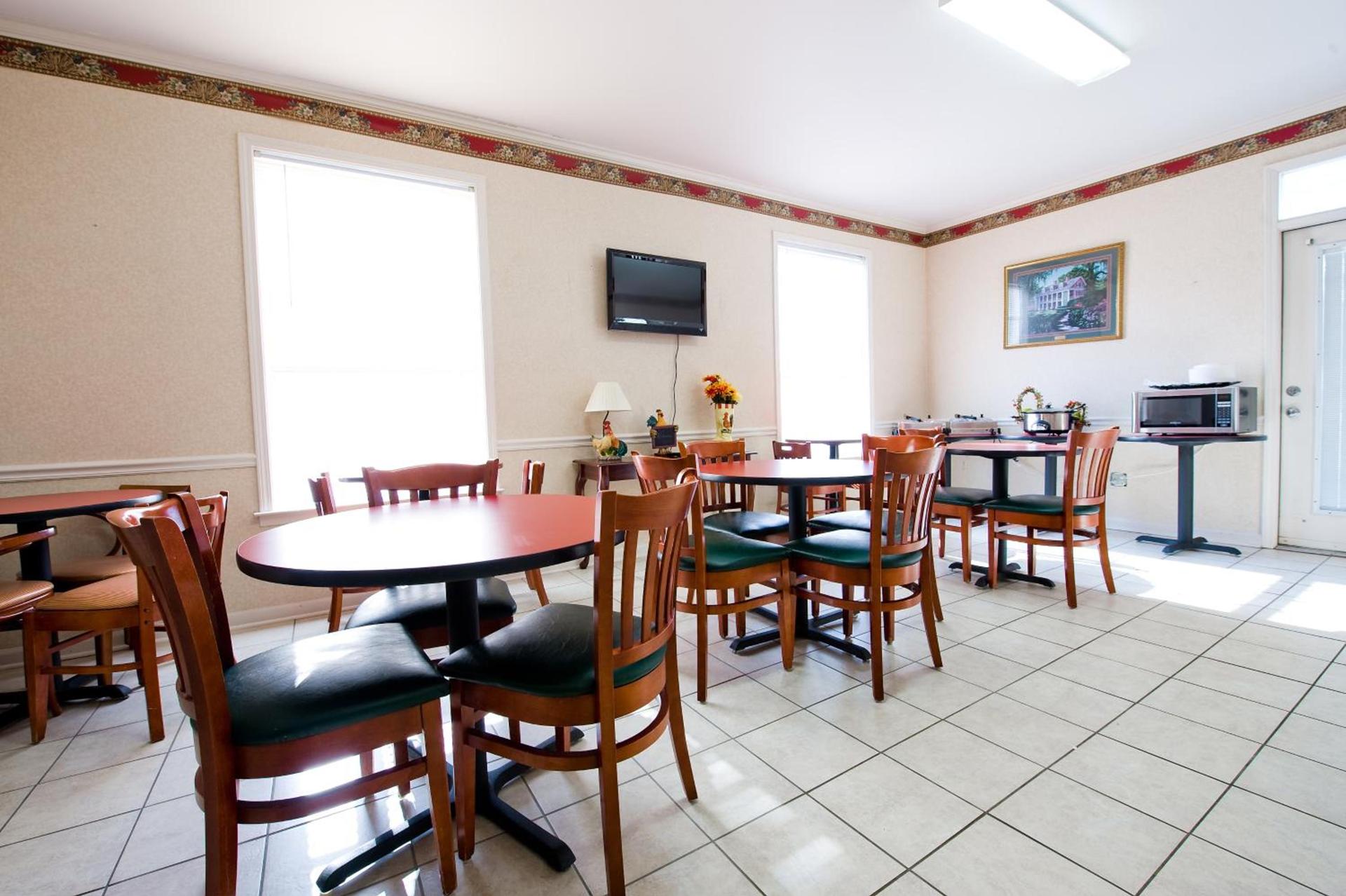 Plantation Oaks Suites & Inn Millington photo 23