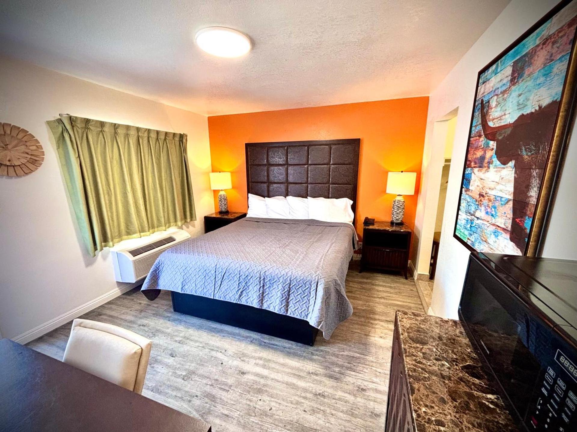 The Crest Motel photo 31