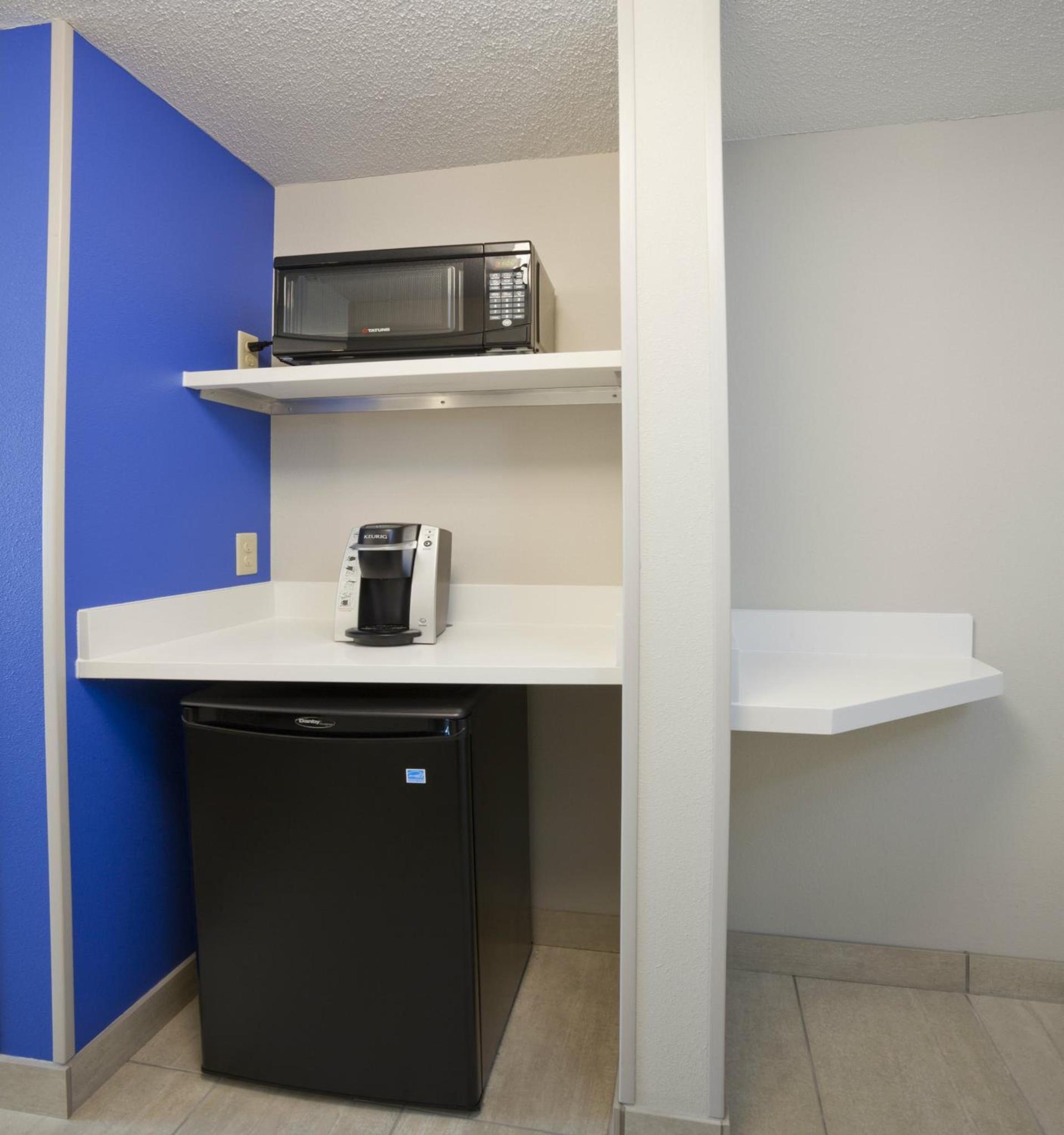 Holiday Inn Express Roseville-St. Paul by IHG photo 8