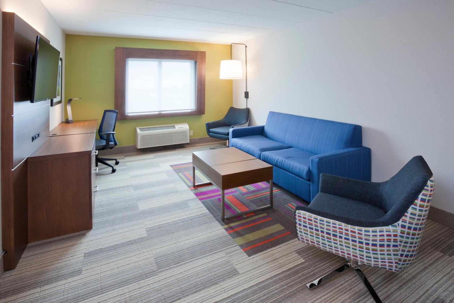 Holiday Inn Express Roseville-St. Paul by IHG photo 5