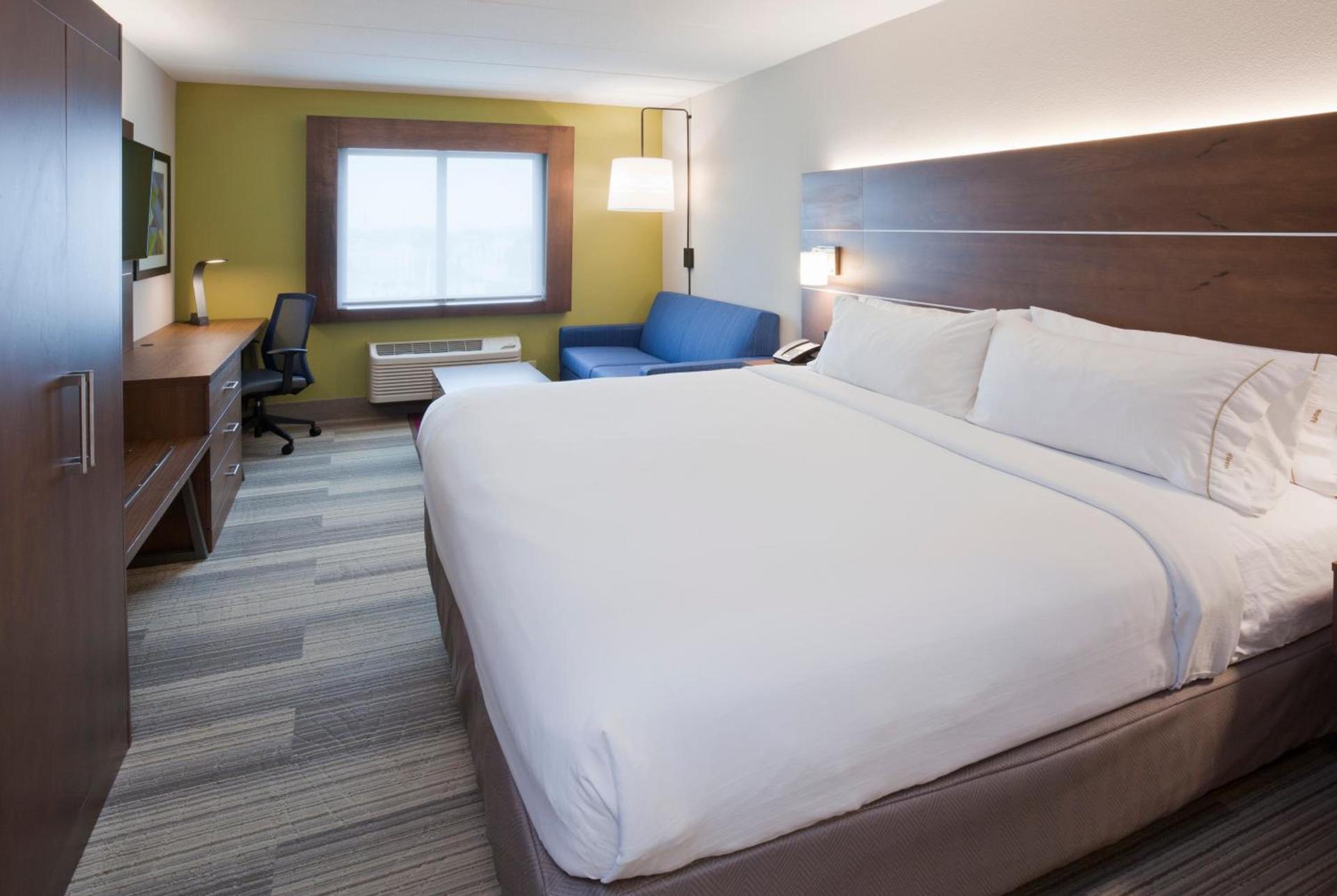 Holiday Inn Express Roseville-St. Paul by IHG photo 4