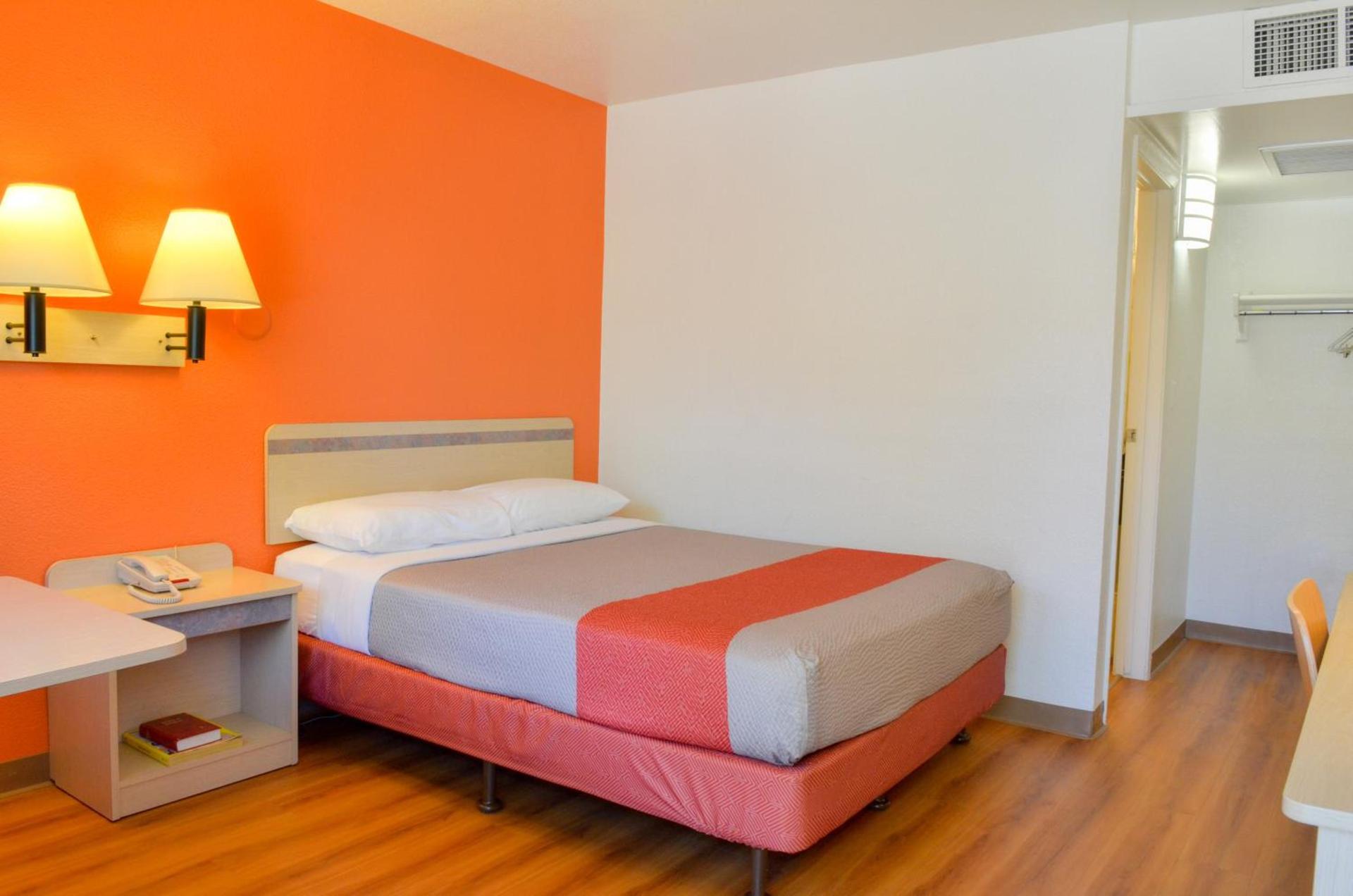 Motel 6 - Santa Nella, on i-5 photo 15