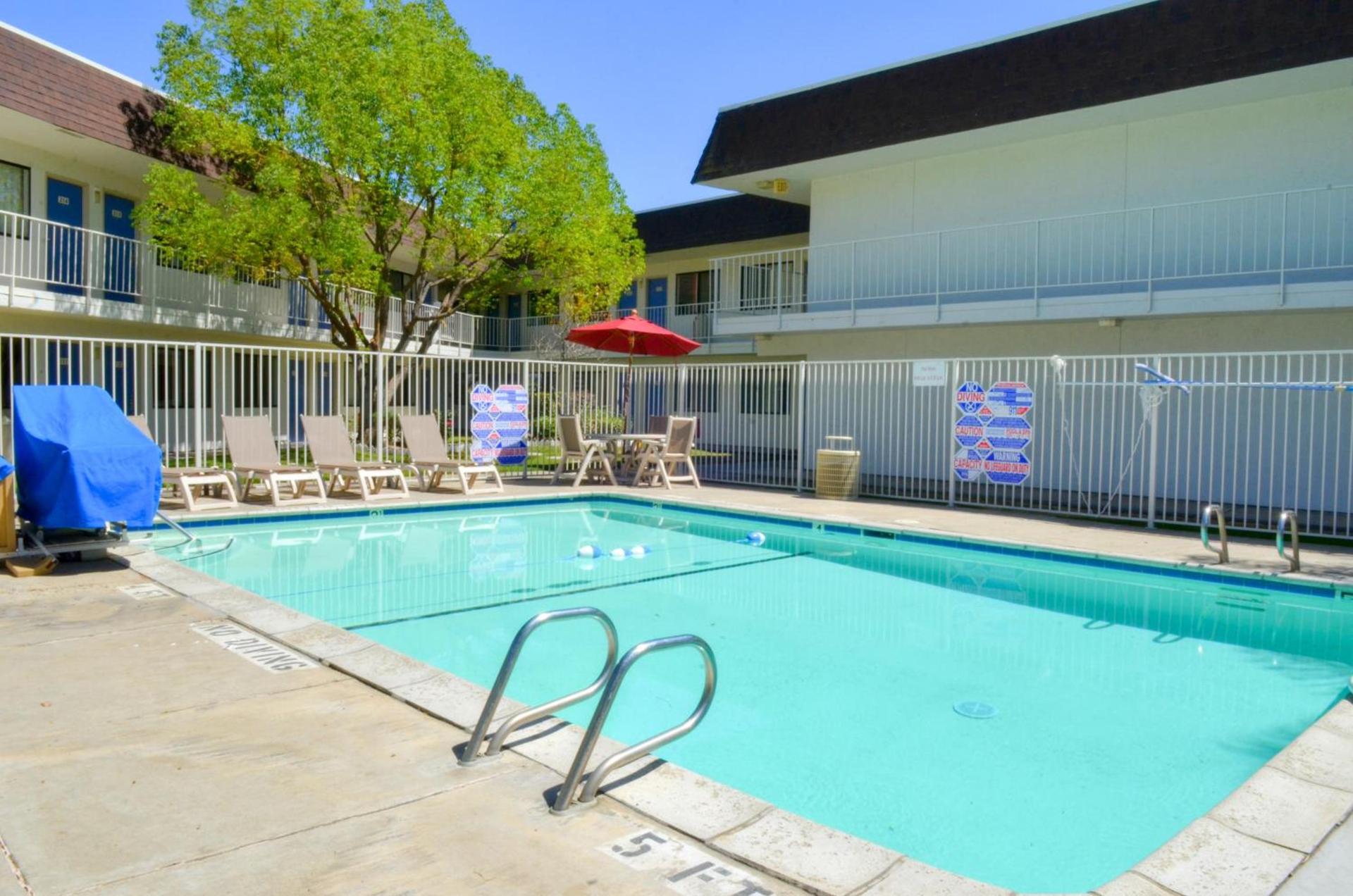 Motel 6 - Santa Nella, on i-5 photo 5