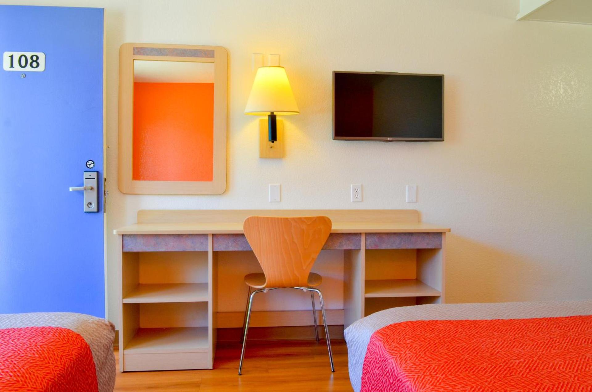Motel 6 - Santa Nella, on i-5 photo 28