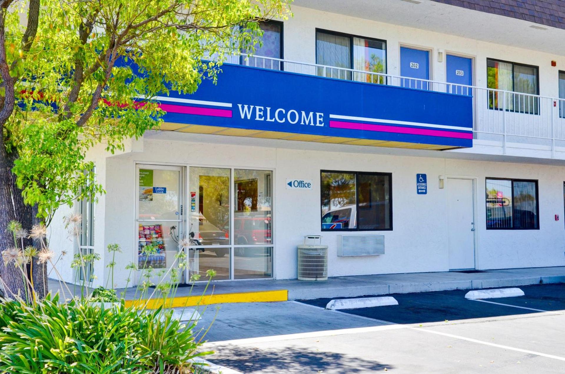 Motel 6 - Santa Nella, on i-5 photo 3