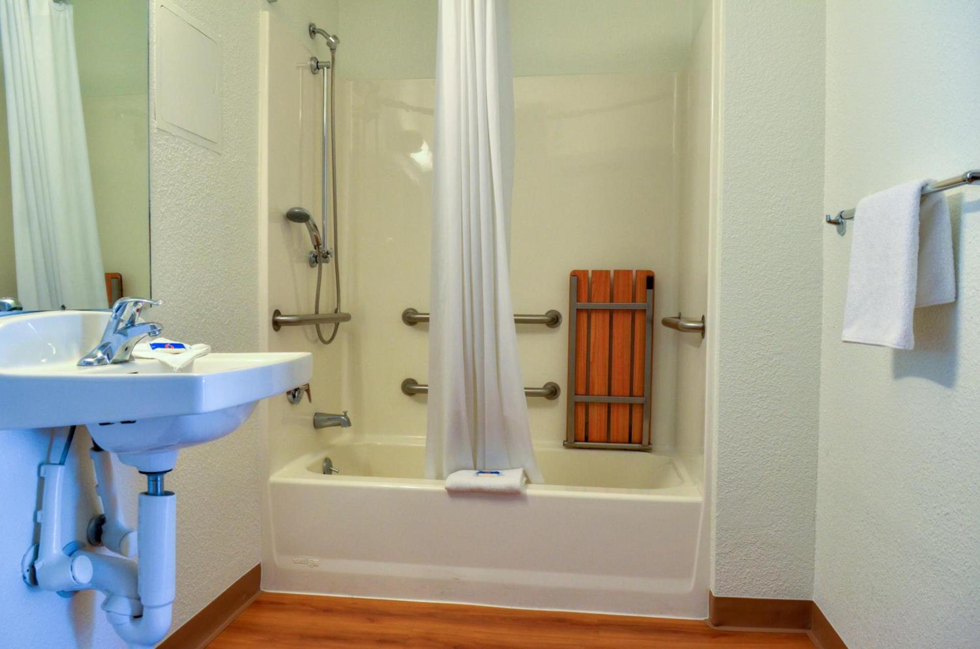 Motel 6 - Santa Nella, on i-5 photo 37