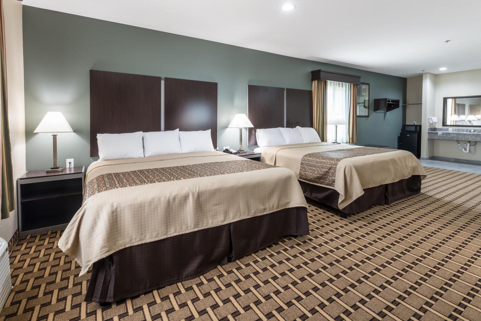 Scottish Inns & Suites photo 29