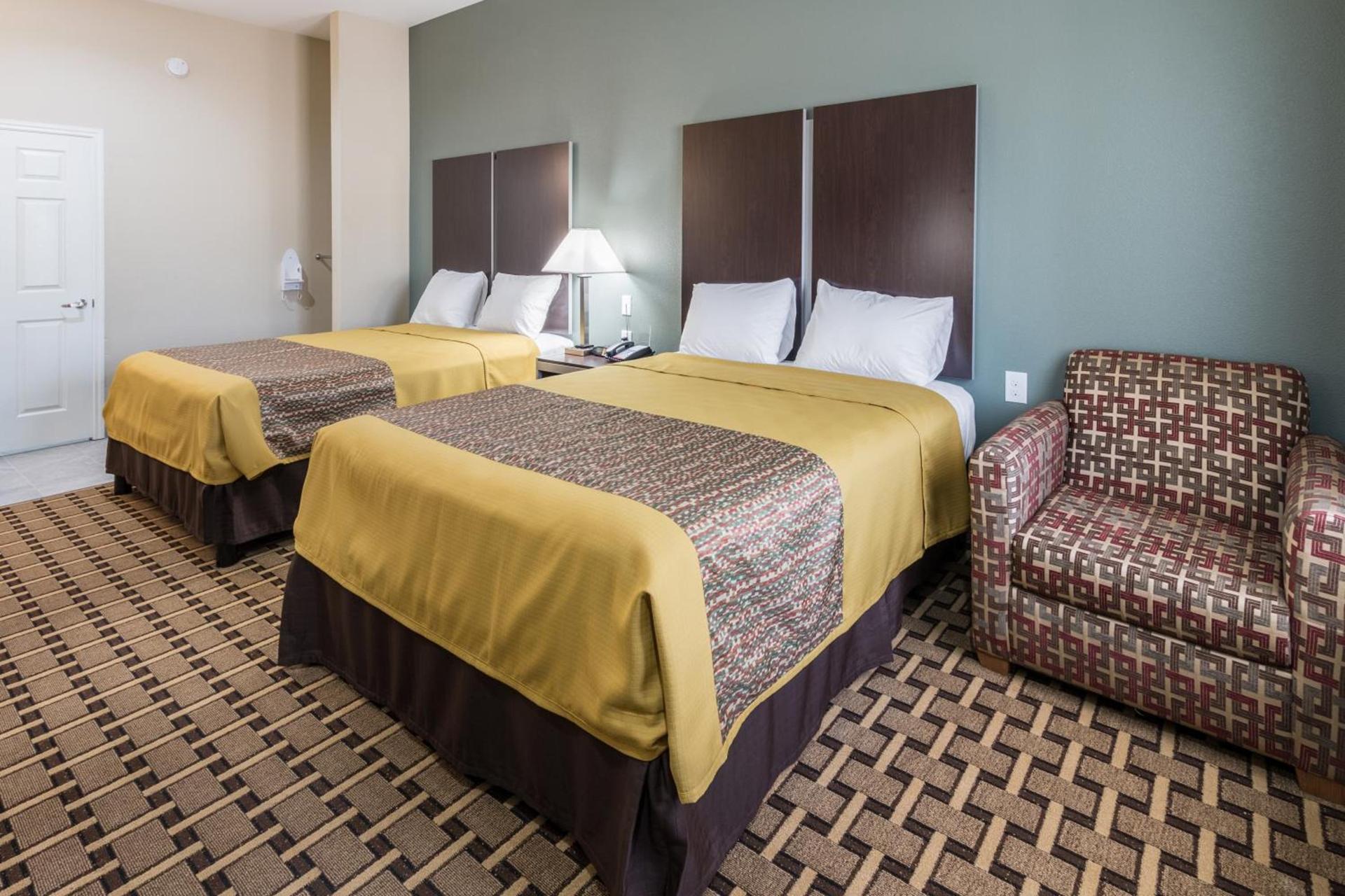 Scottish Inns & Suites photo 23