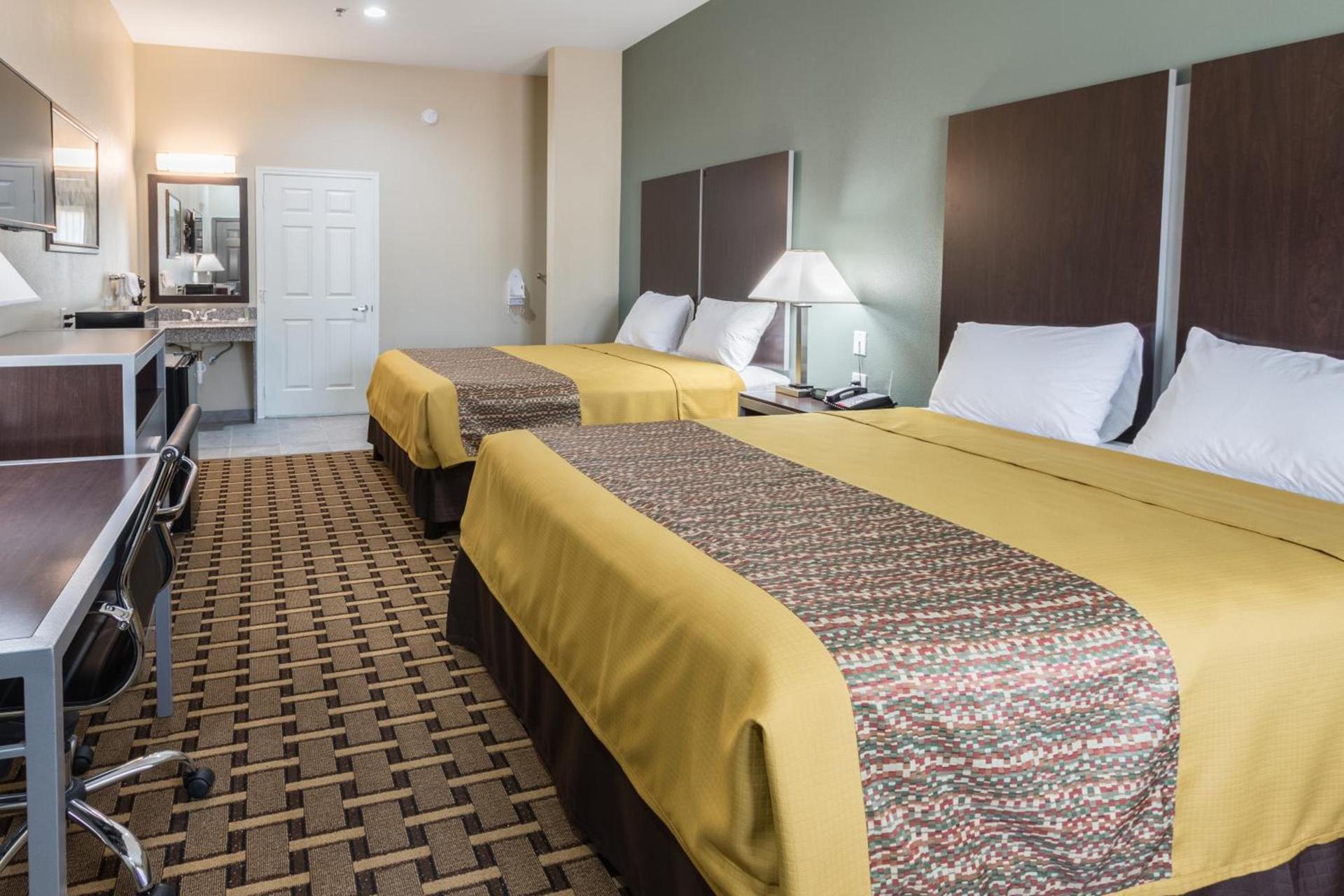 Scottish Inns & Suites photo 24