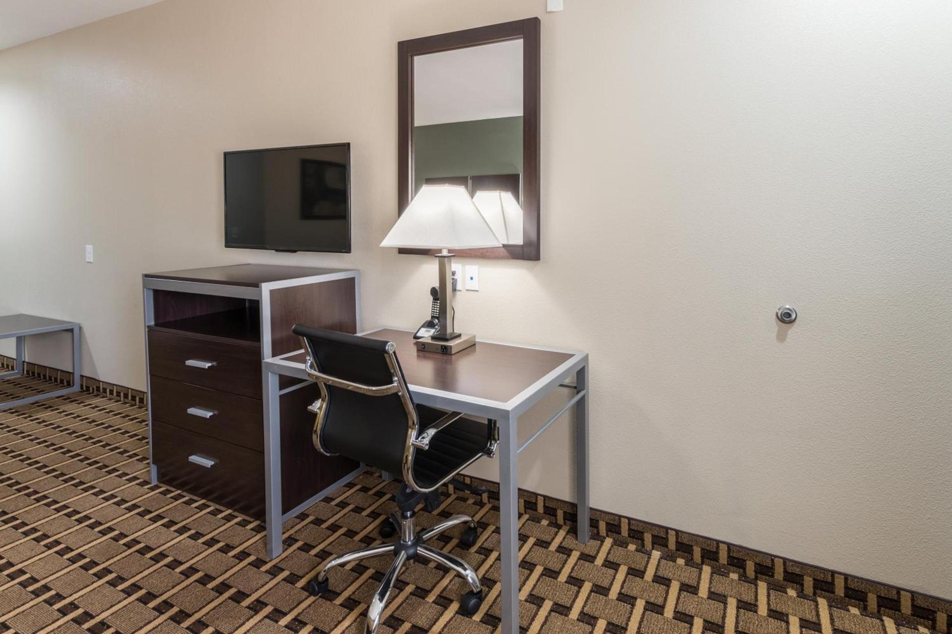 Scottish Inns & Suites photo 15