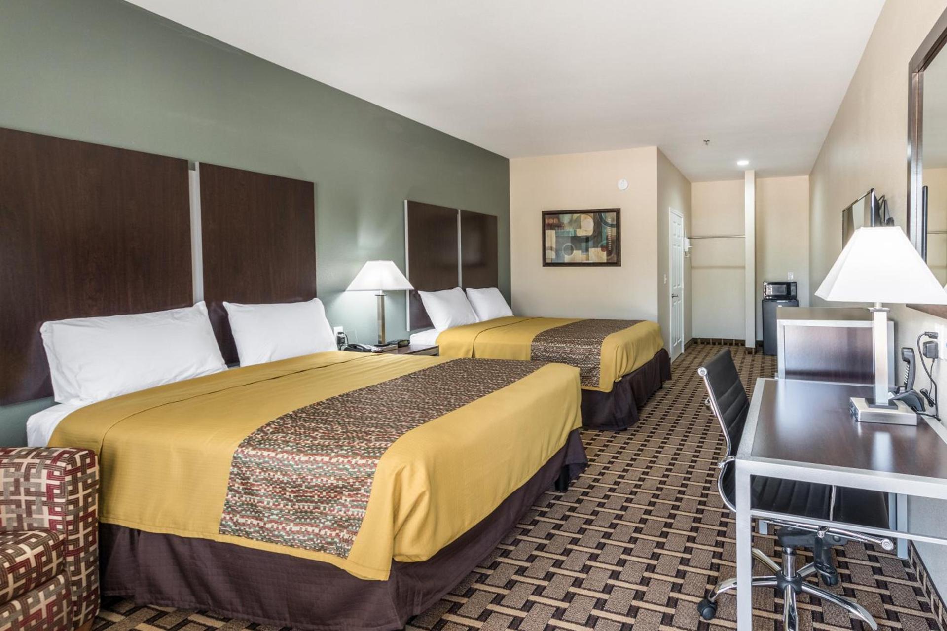 Scottish Inns & Suites photo 17