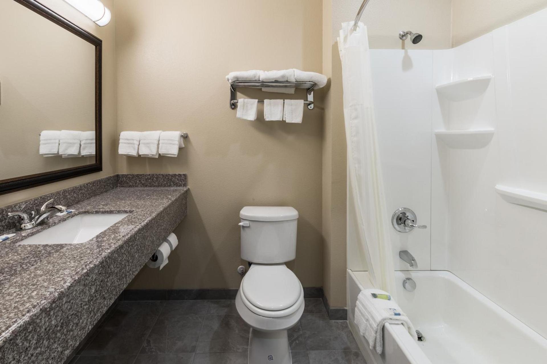 Scottish Inns & Suites photo 8