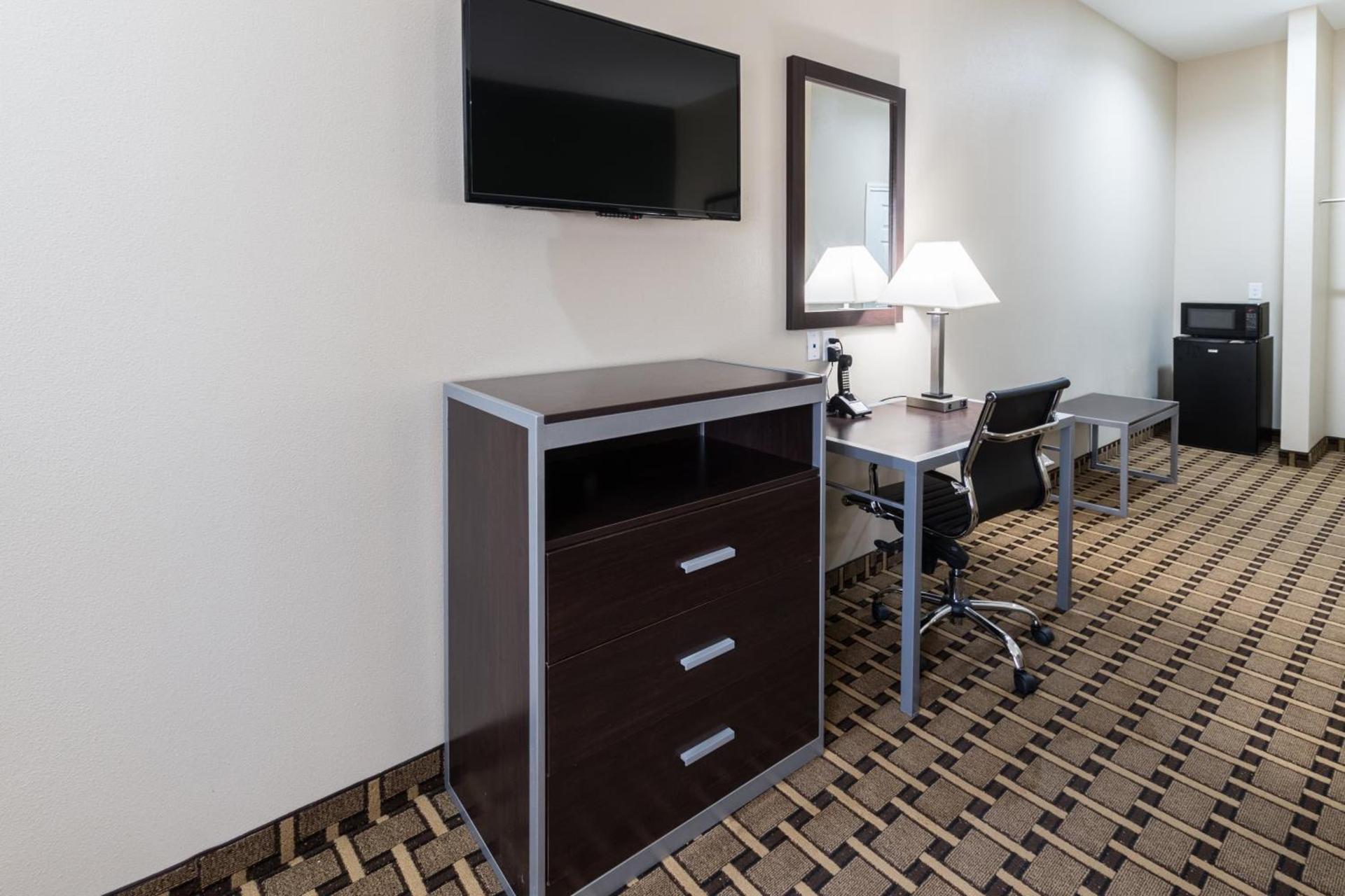 Scottish Inns & Suites photo 11