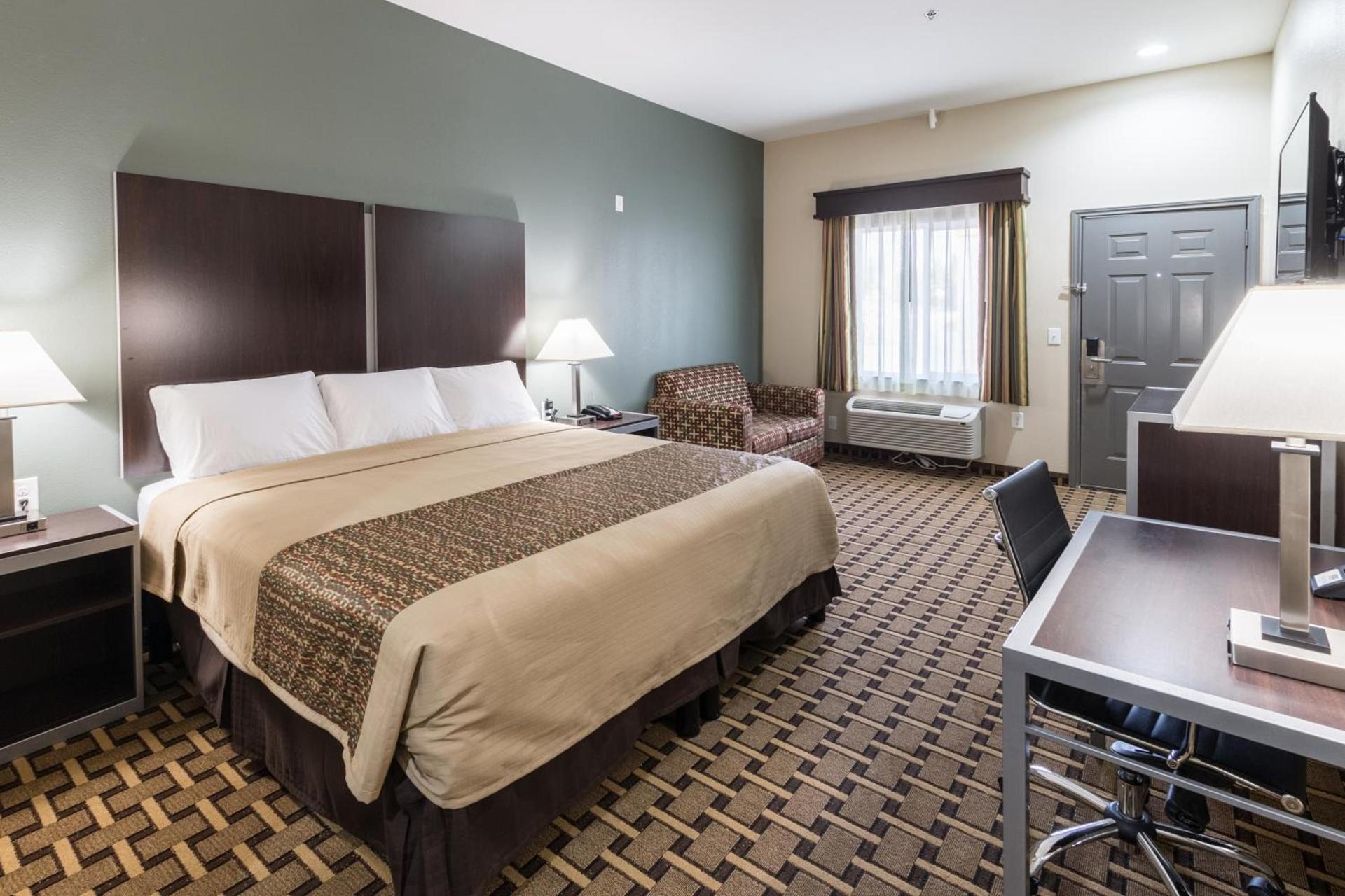 Scottish Inns & Suites photo 12