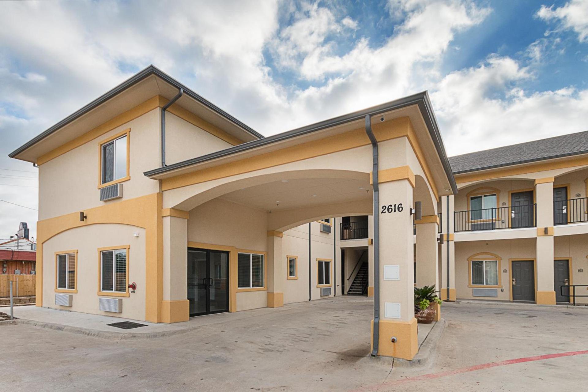 Scottish Inns & Suites photo 1