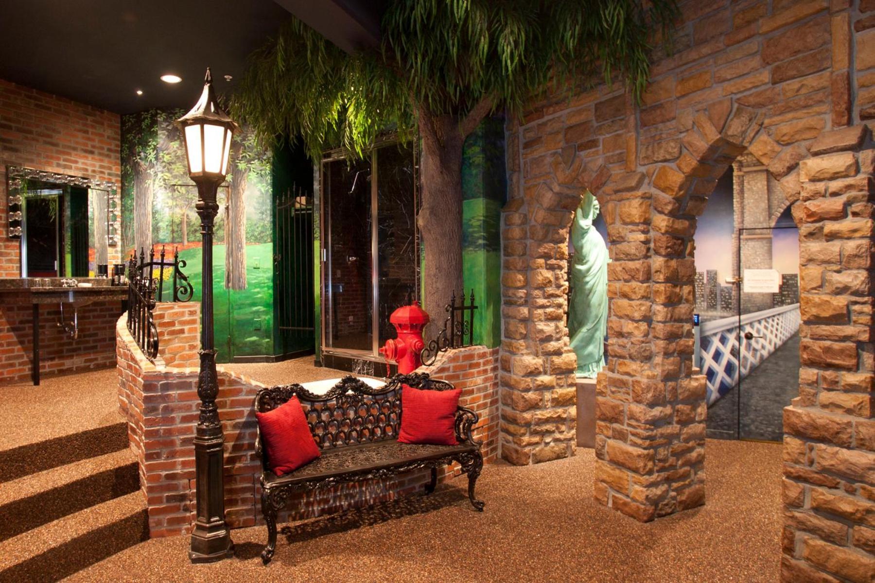 Destinations Inn Theme Rooms photo 48