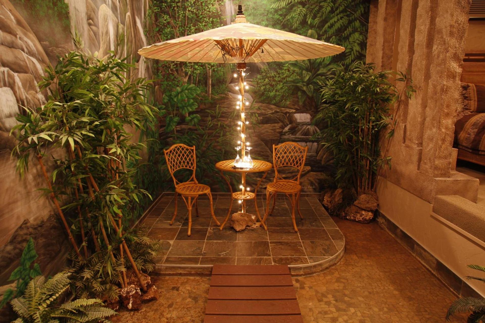 Destinations Inn Theme Rooms photo 24
