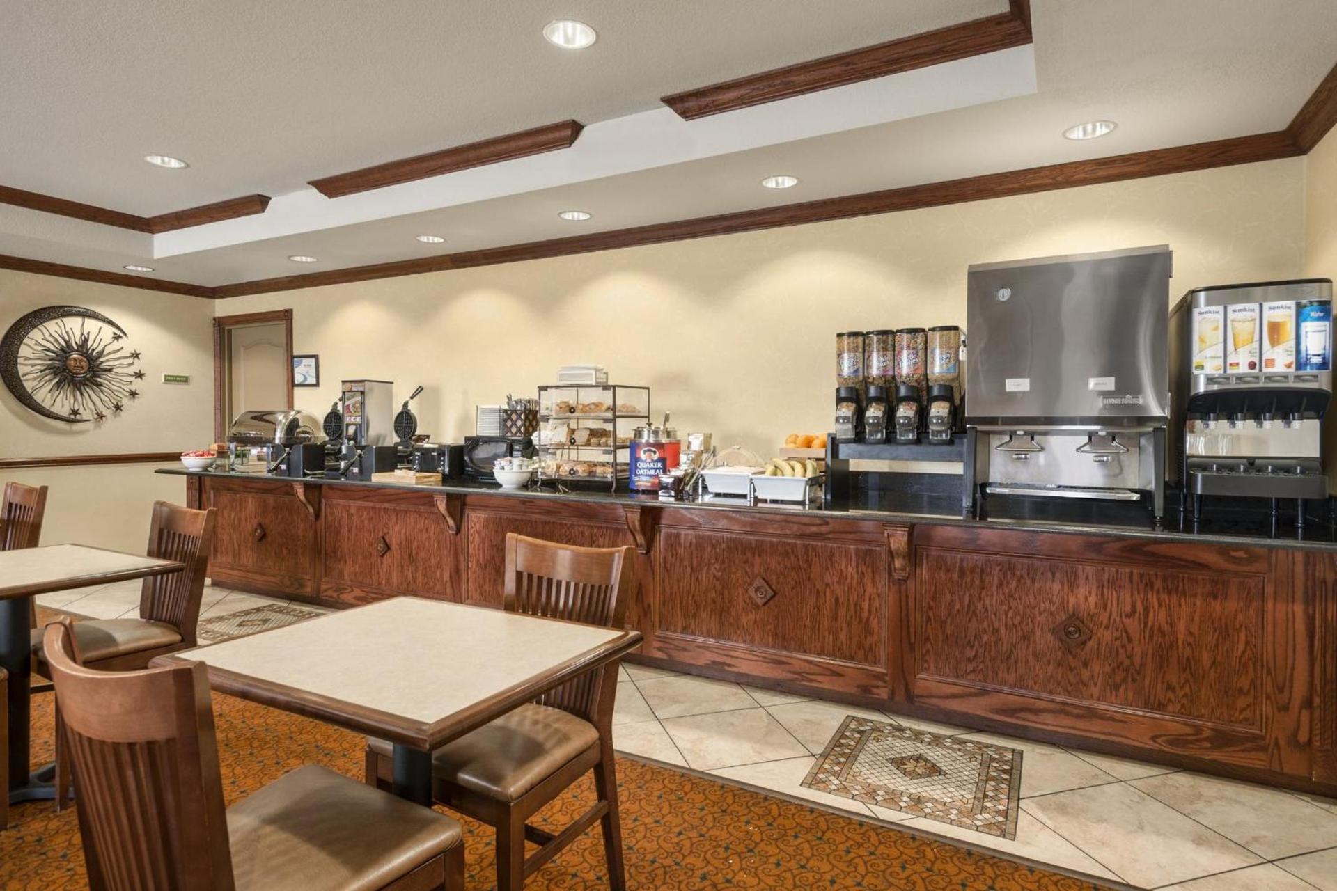 Seffner Inn and Suites photo 14