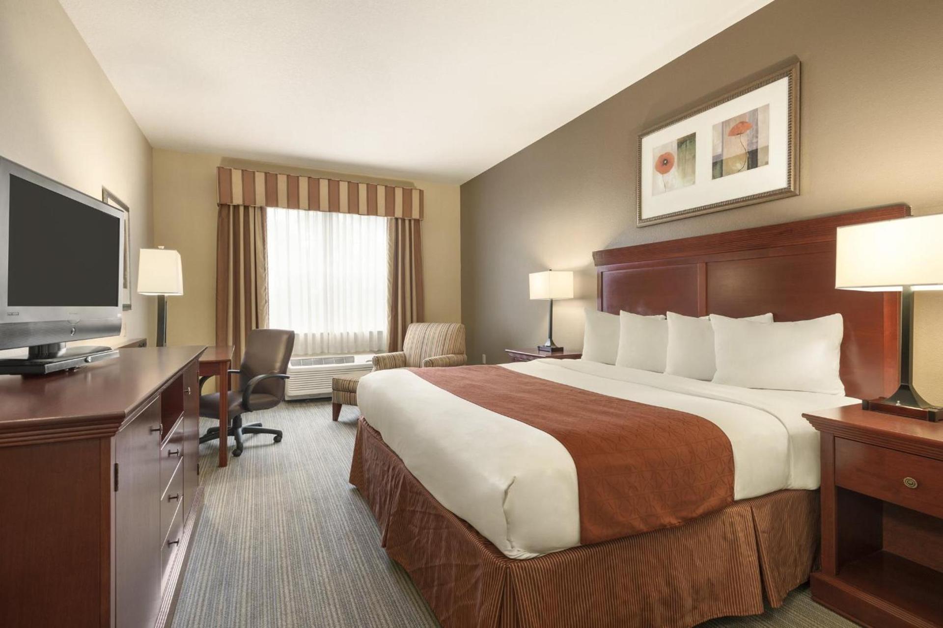 Seffner Inn and Suites photo 32