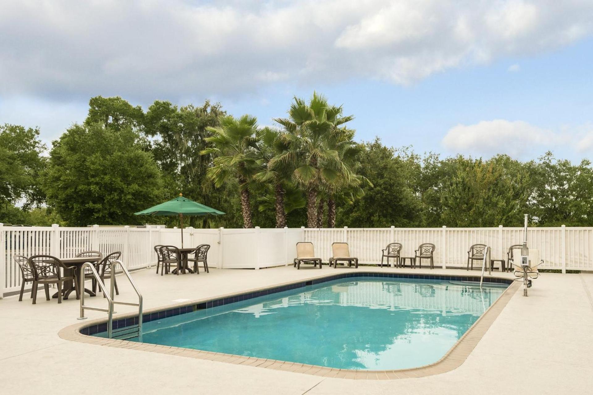 Seffner Inn and Suites photo 8