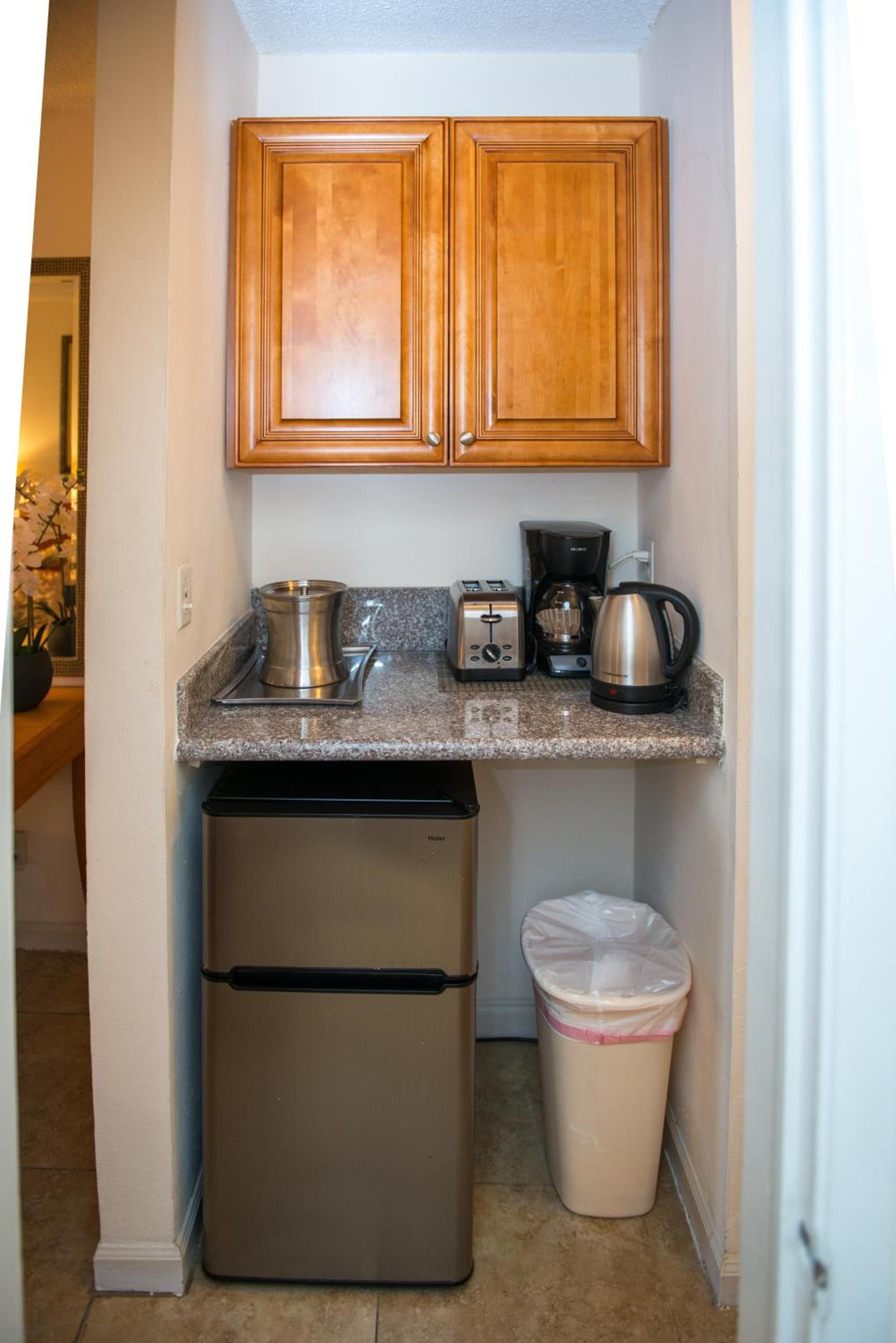 Shore Haven Resort Inn photo 22