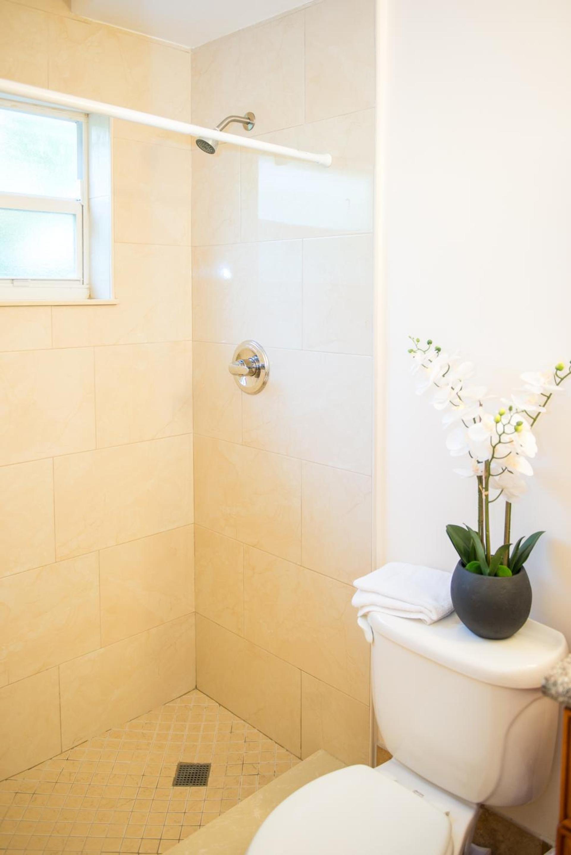 Shore Haven Resort Inn photo 11