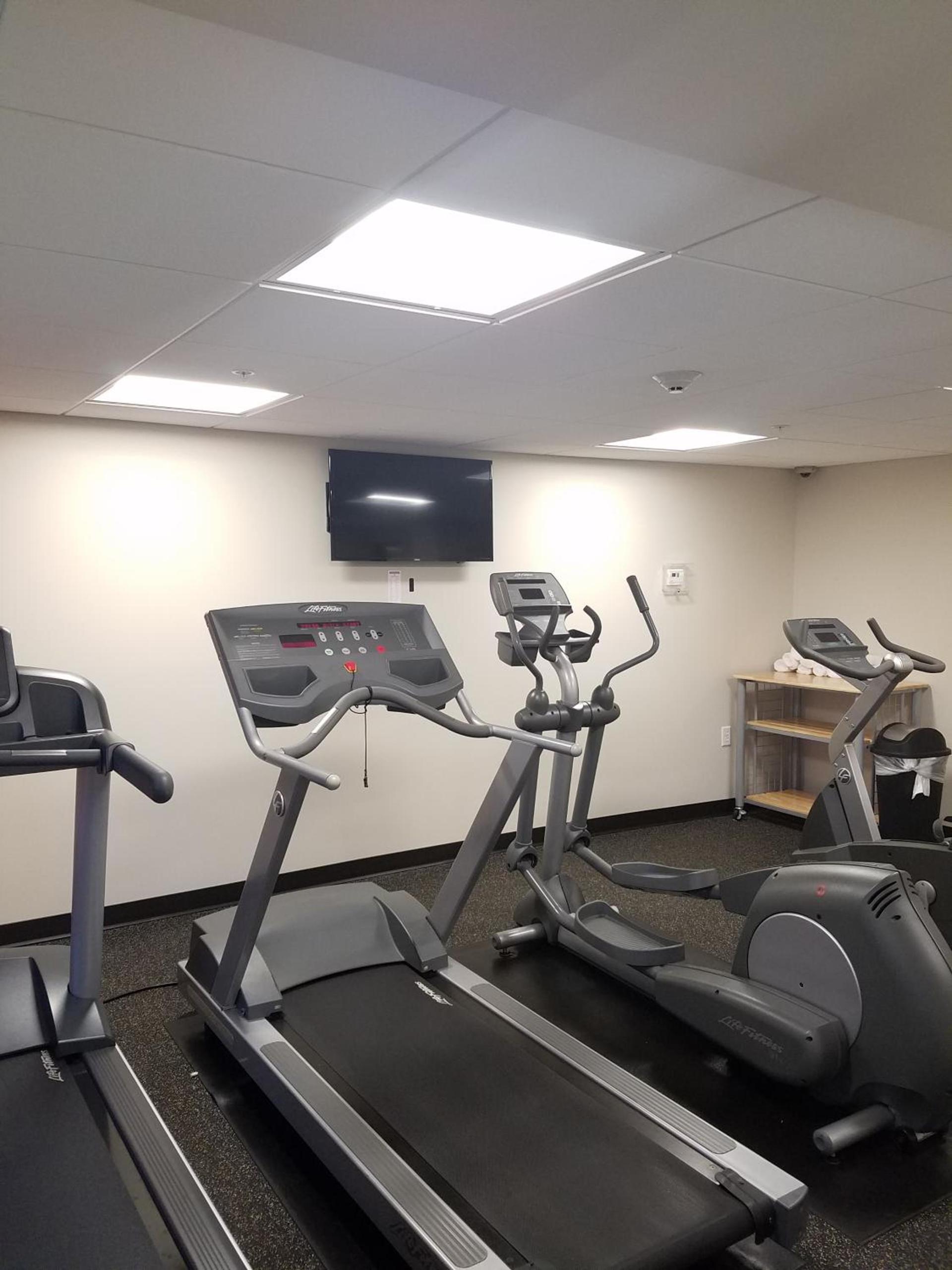 Ramada by Wyndham Minneapolis Golden Valley photo 20