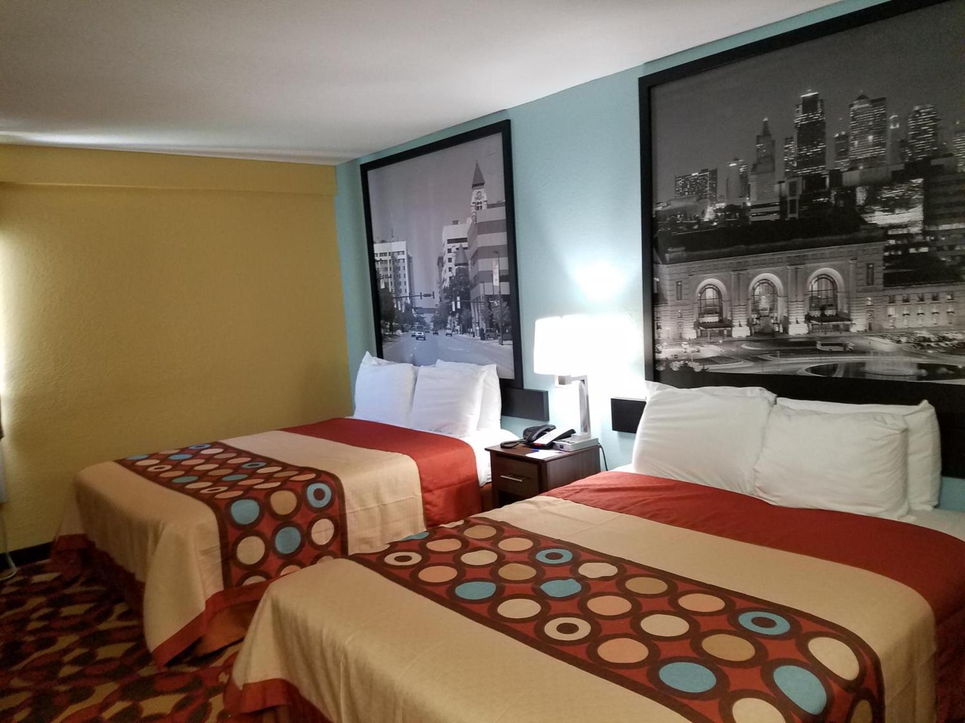 Super 8 by Wyndham Wichita Airport West Kellogg photo 69