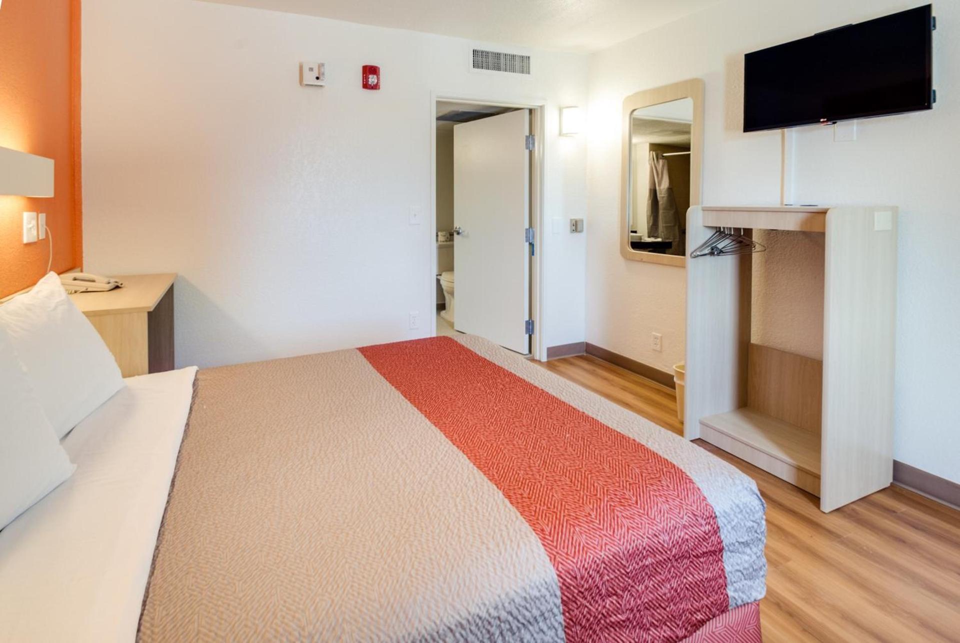 Motel 6-Lenexa, KS - Kansas City Southwest photo 14