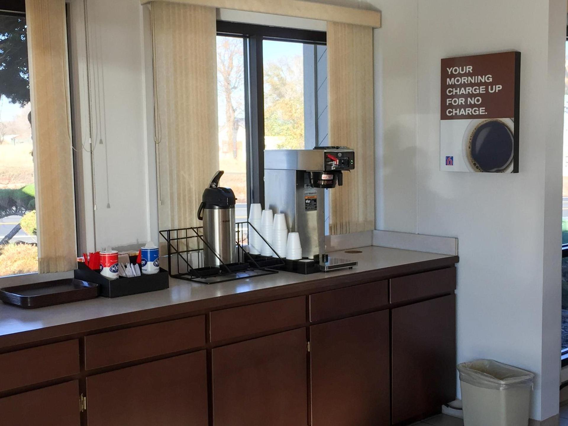 Motel 6-Madras, OR photo 32