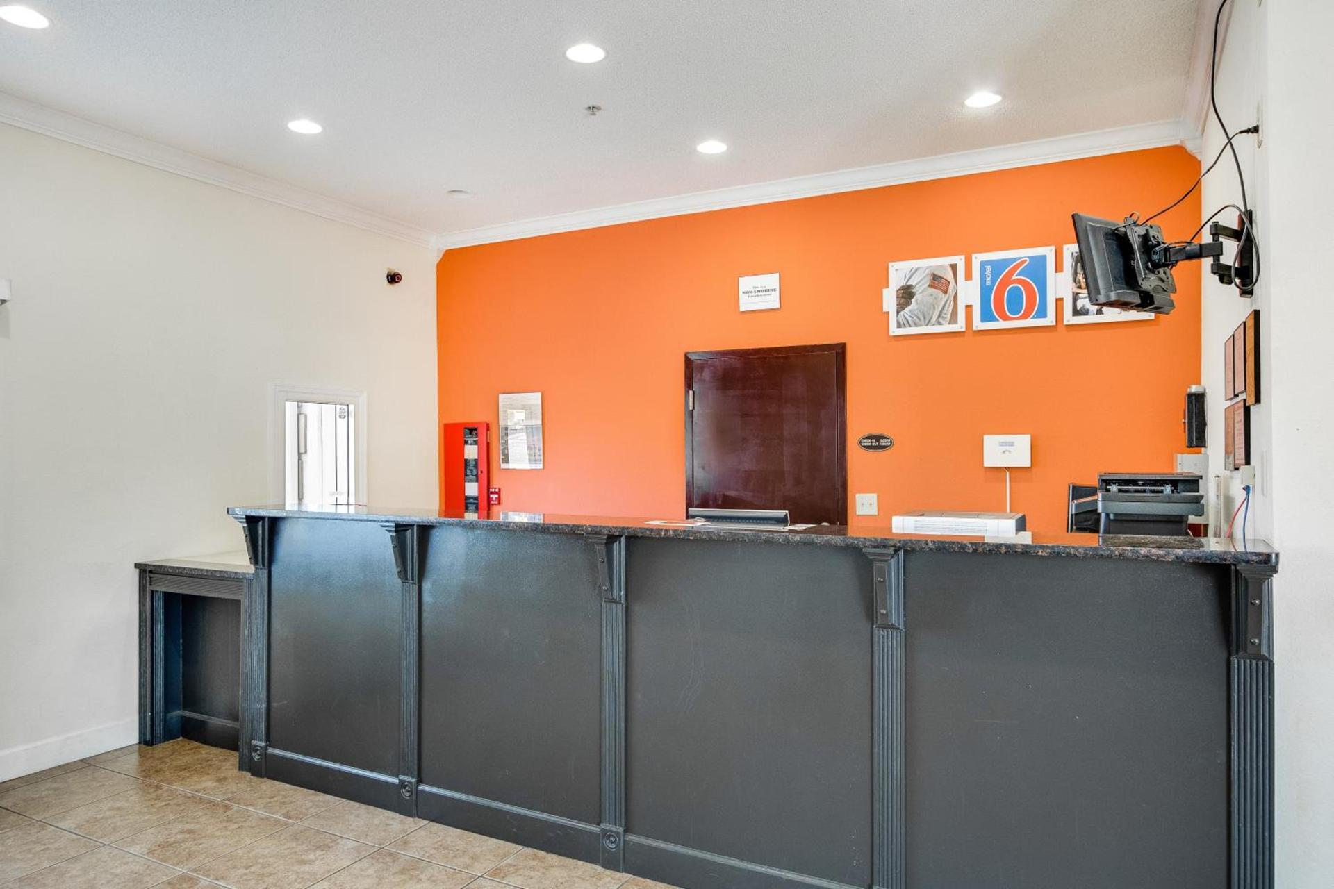 Motel 6-Hinesville, GA photo 6