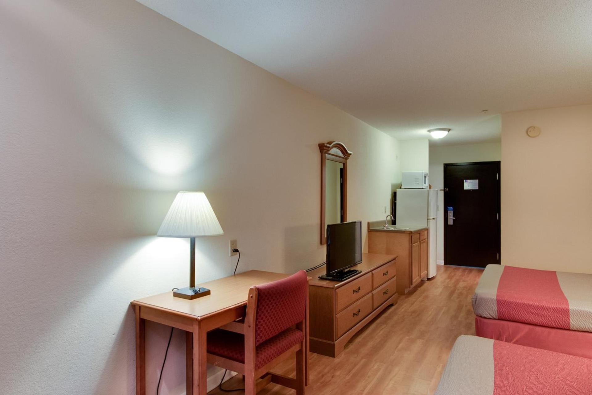 Motel 6-Hinesville, GA photo 25
