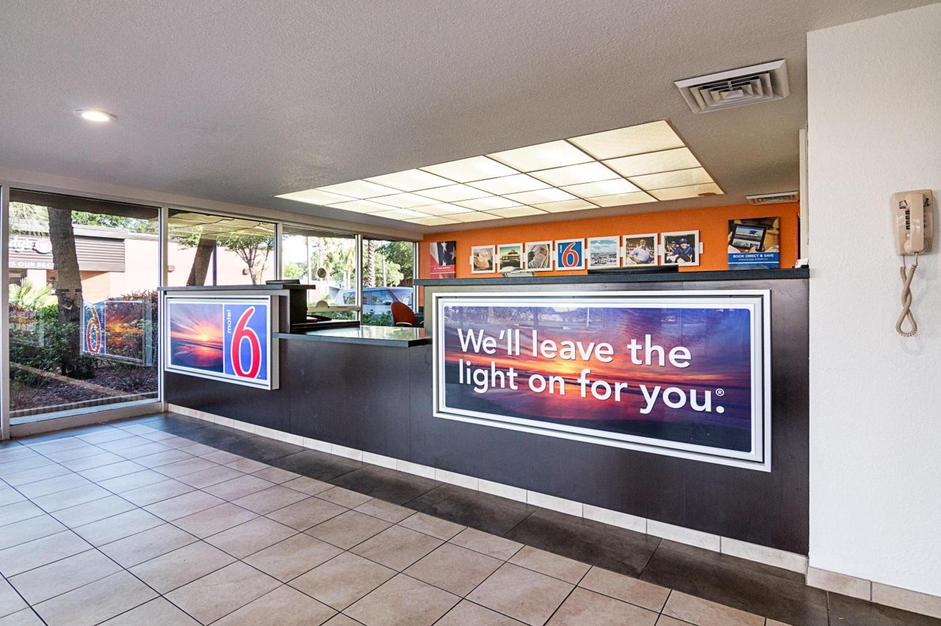 Motel 6-Tampa, FL - Fairgrounds photo 10