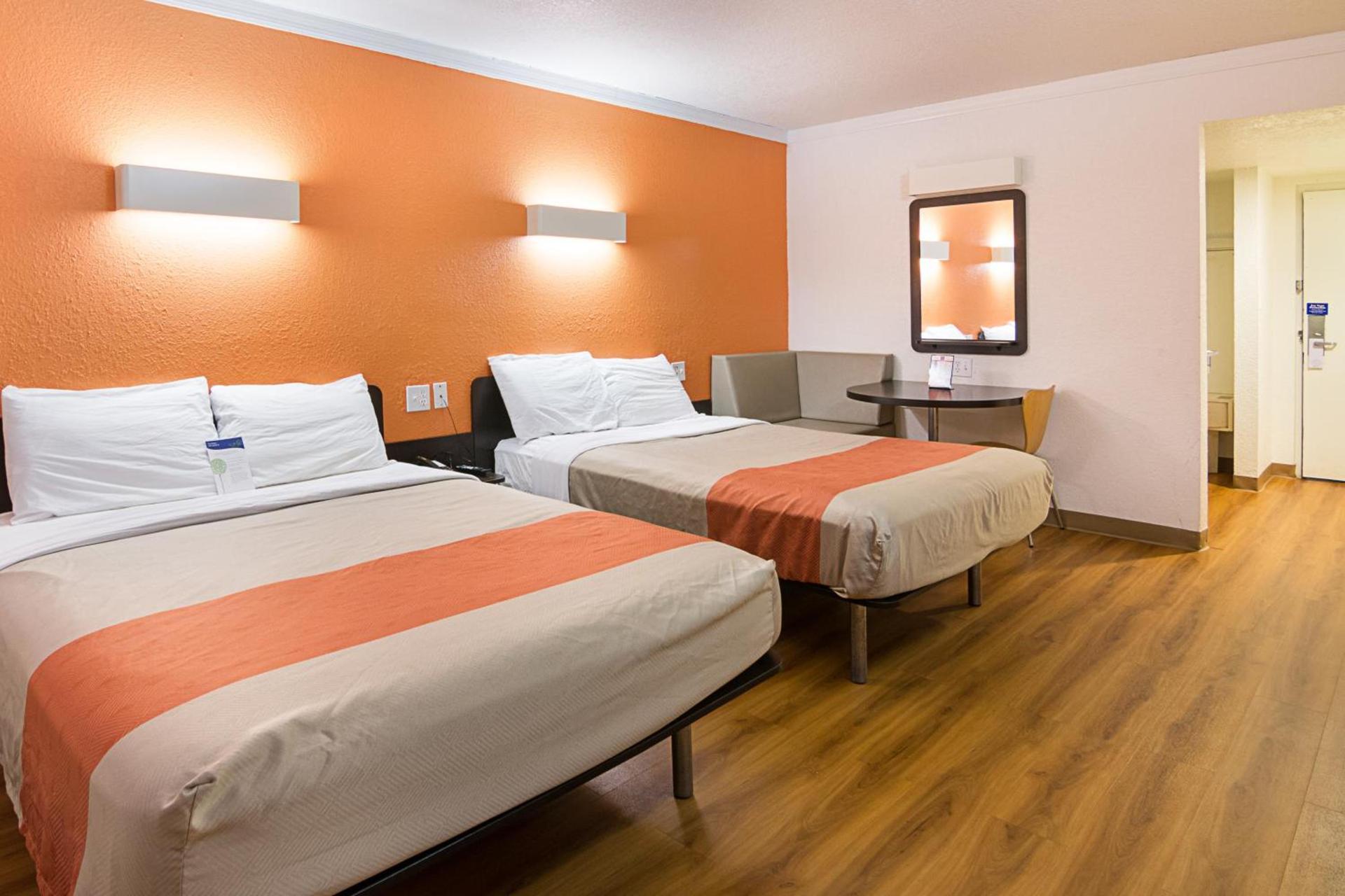 Motel 6-Tampa, FL - Fairgrounds photo 24