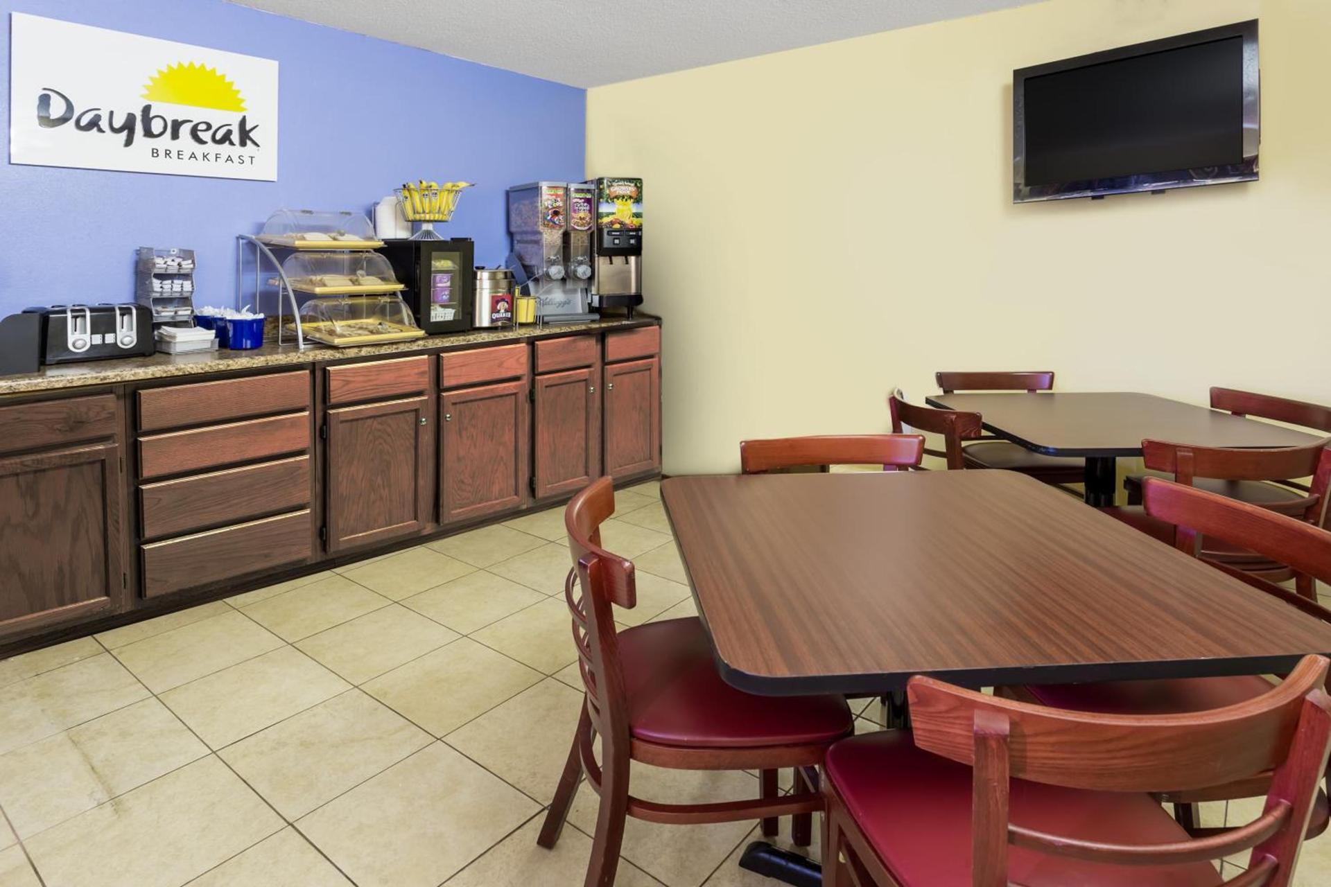 Days Inn by Wyndham Plymouth photo 15