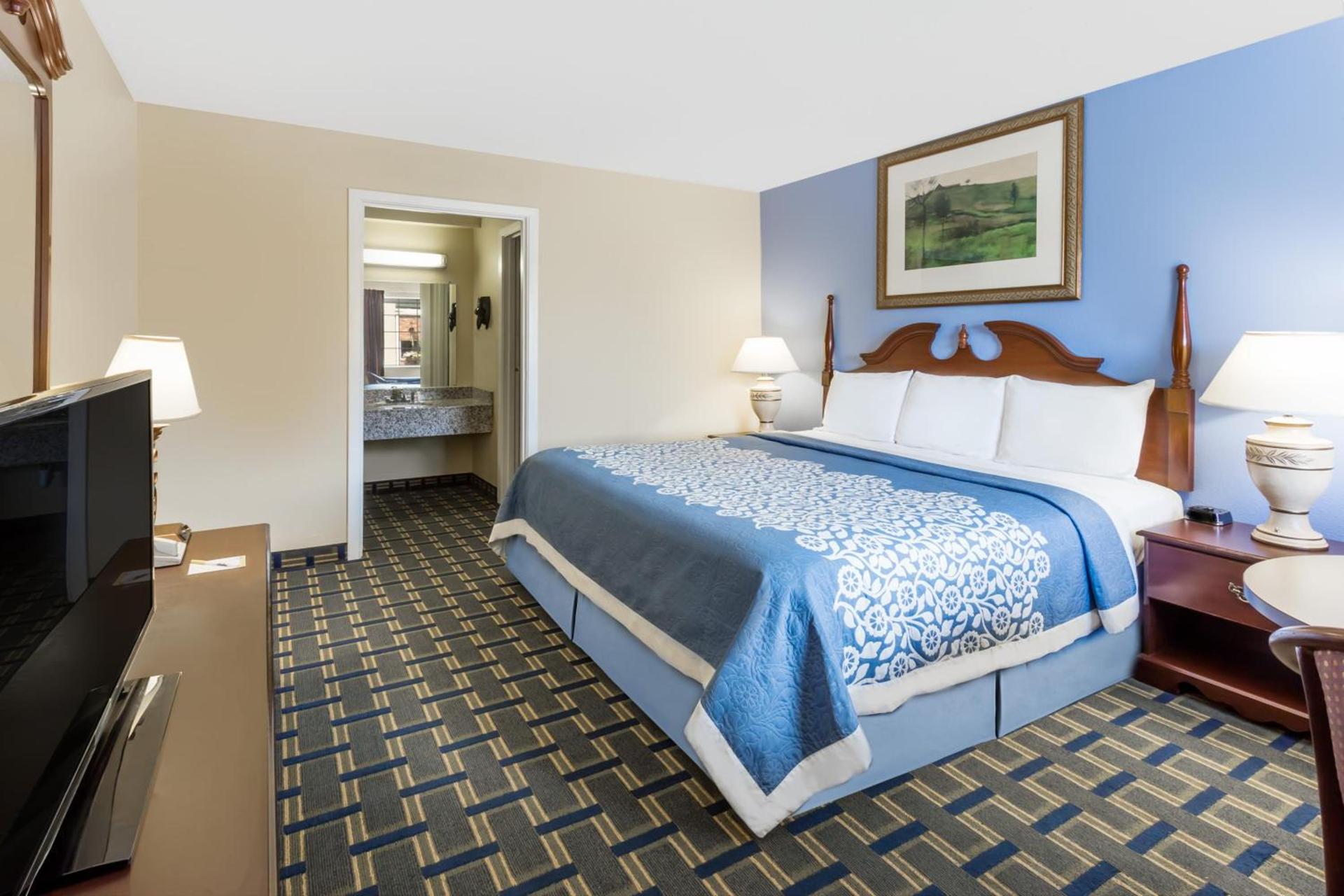 Days Inn by Wyndham Plymouth photo 19