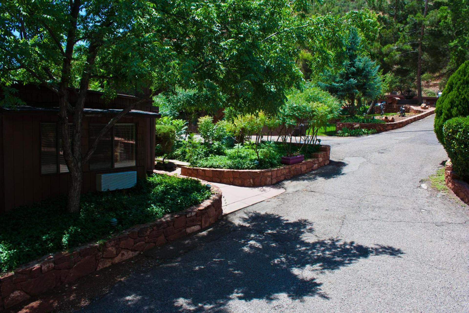 Oak Creek Terrace Resort photo 11