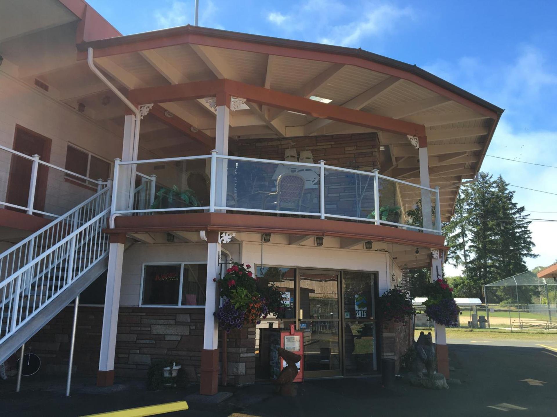 Breakers Boutique Inn photo 2