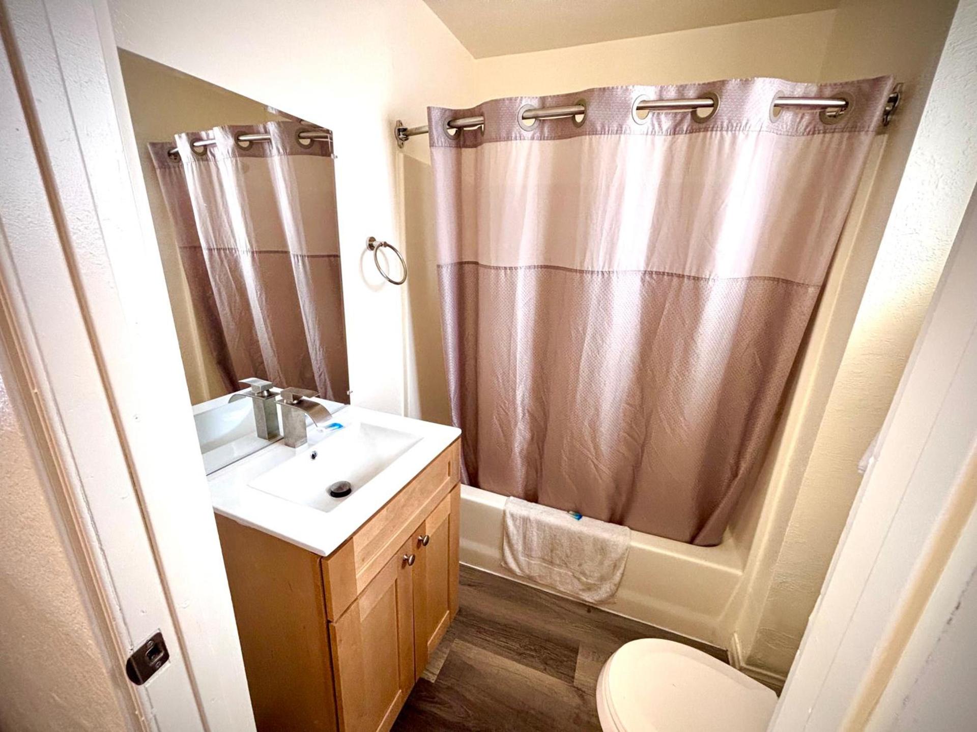 The Crest Motel photo 5
